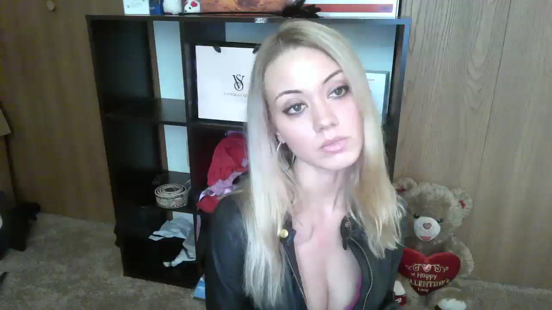Gallery image thumbnail from Mandeigh's myfreecams stream on, 02/07/2024, 03:00 image 14 of 20