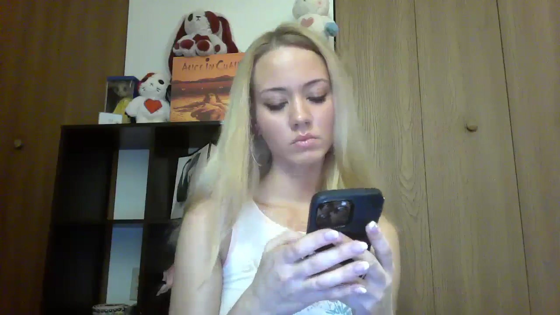 Gallery image thumbnail from Mandeigh's myfreecams stream on, 02/14/2024, 01:51 image 17 of 20