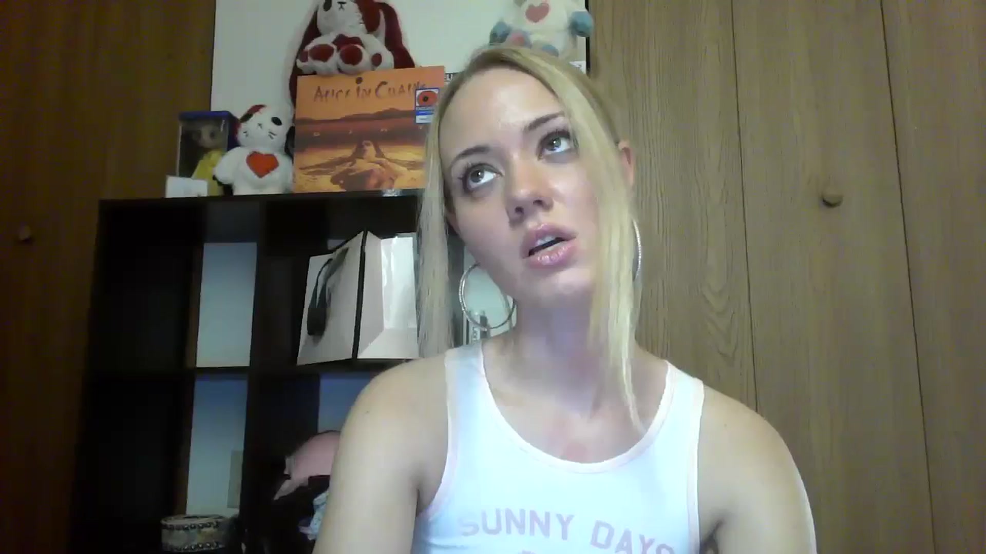 Gallery image thumbnail from Mandeigh's myfreecams stream on, 02/14/2024, 01:51 image 15 of 20