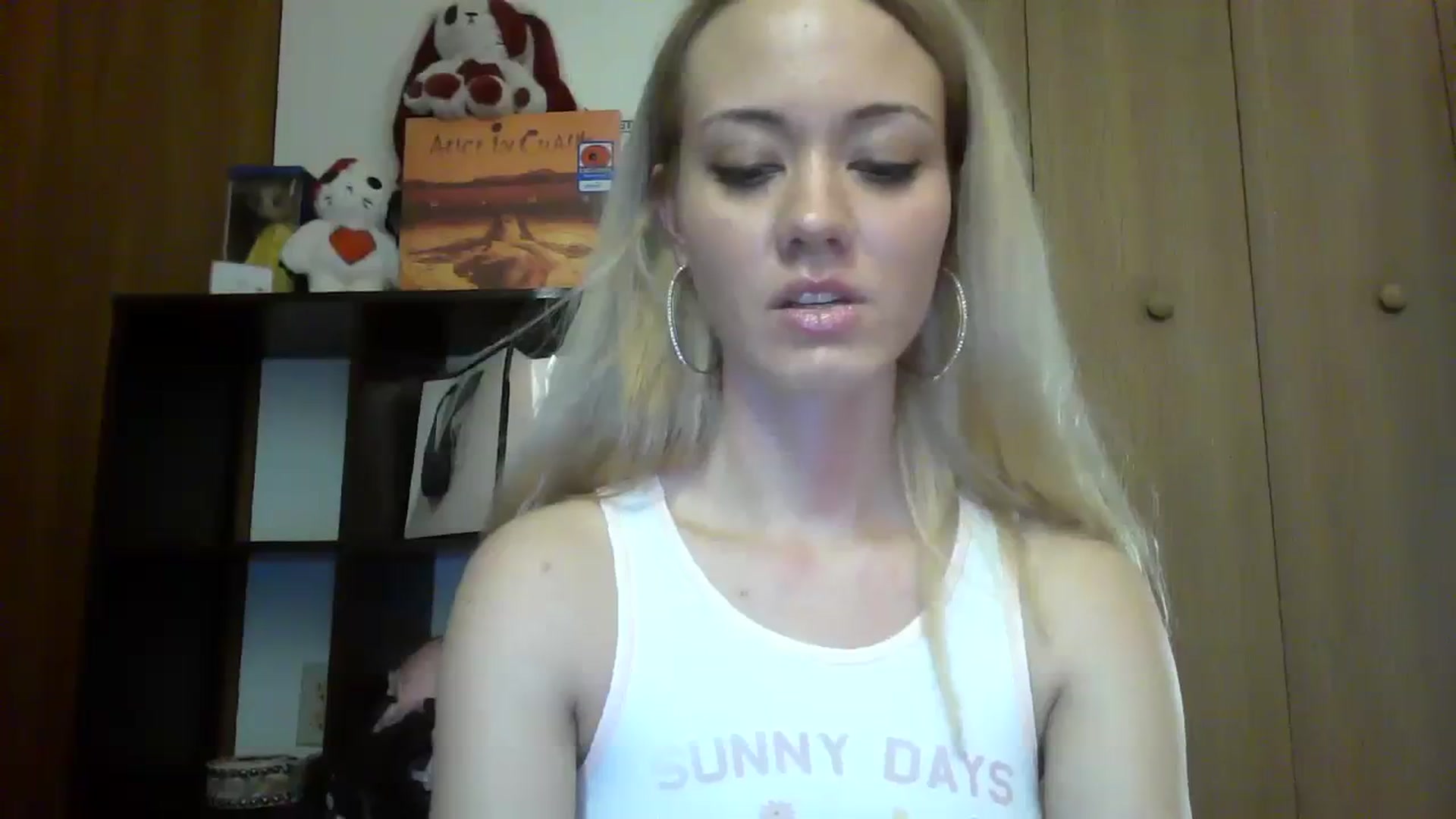 Gallery image thumbnail from Mandeigh's myfreecams stream on, 02/14/2024, 01:51 image 10 of 20