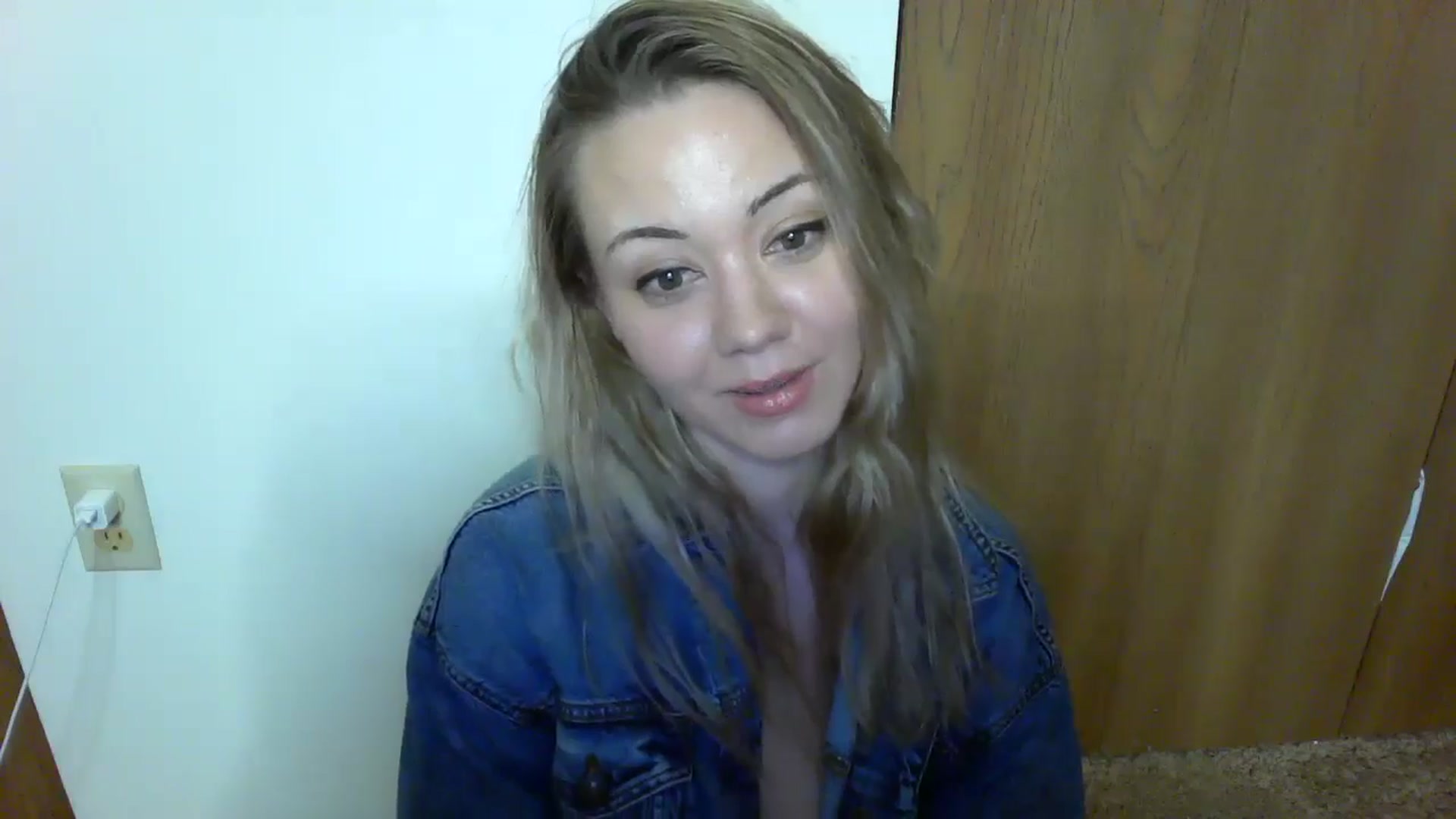 Gallery image thumbnail from Mandeigh's myfreecams stream on, 04/24/2024, 07:39 image 5 of 20