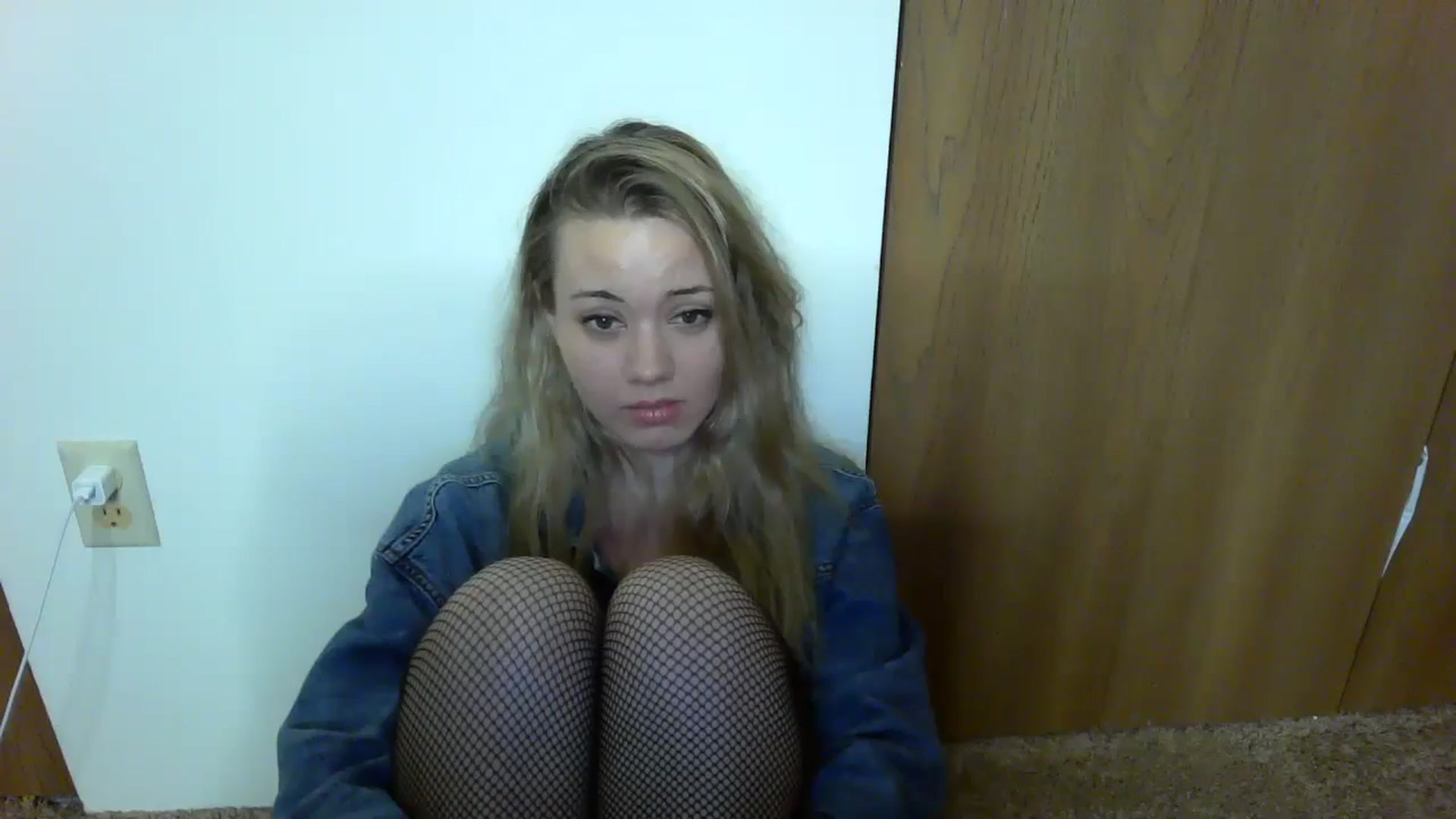 Gallery image thumbnail from Mandeigh's myfreecams stream on, 04/24/2024, 07:39 image 15 of 20