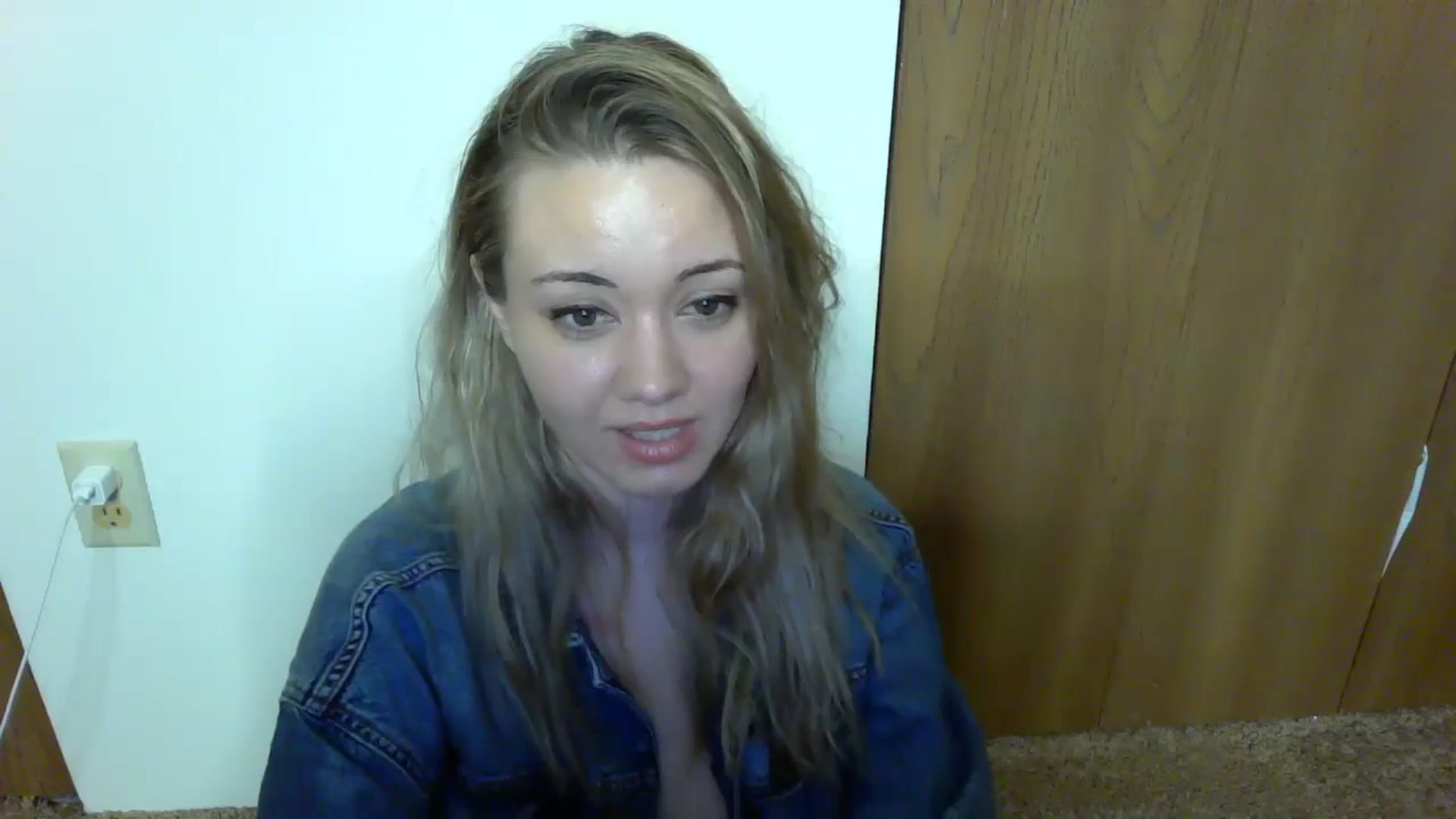 Gallery image thumbnail from Mandeigh's myfreecams stream on, 04/24/2024, 07:39 image 16 of 20