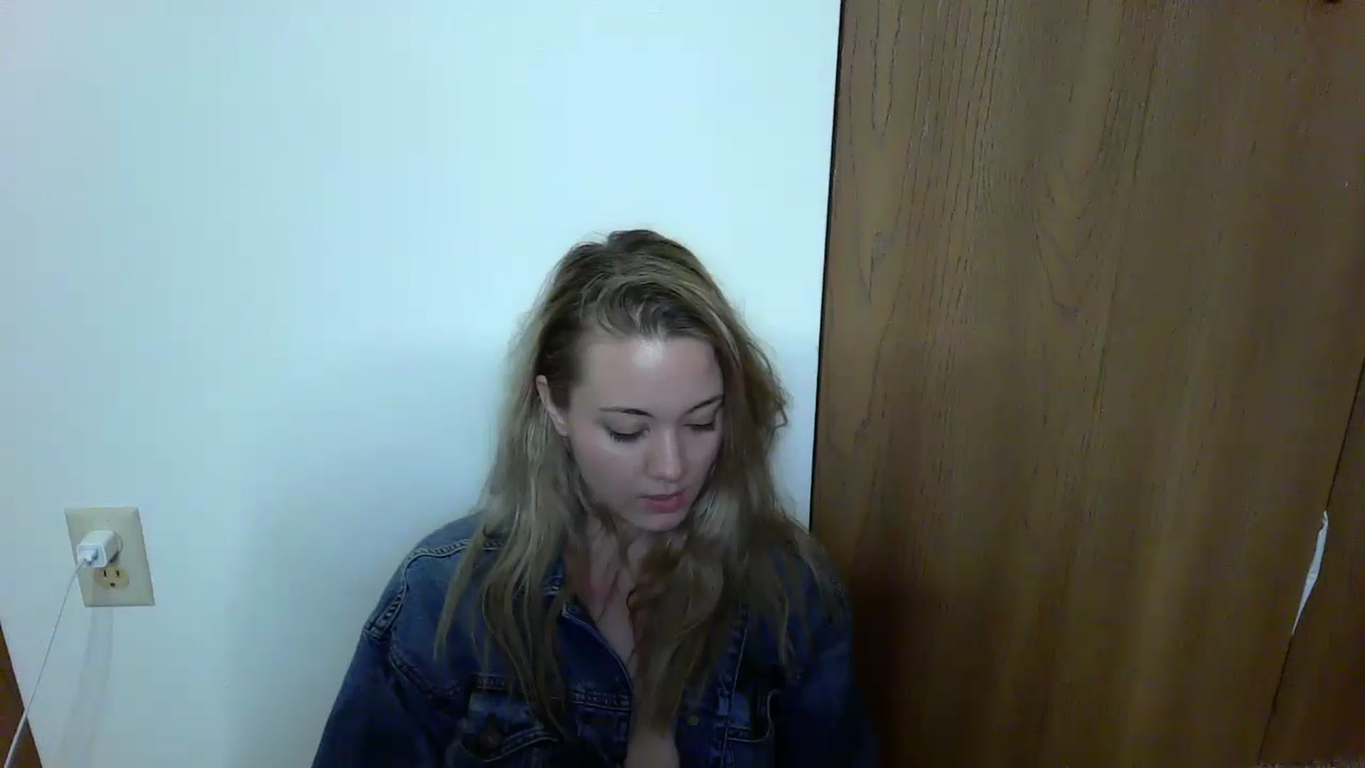 Gallery image thumbnail from Mandeigh's myfreecams stream on, 04/24/2024, 07:39 image 14 of 20