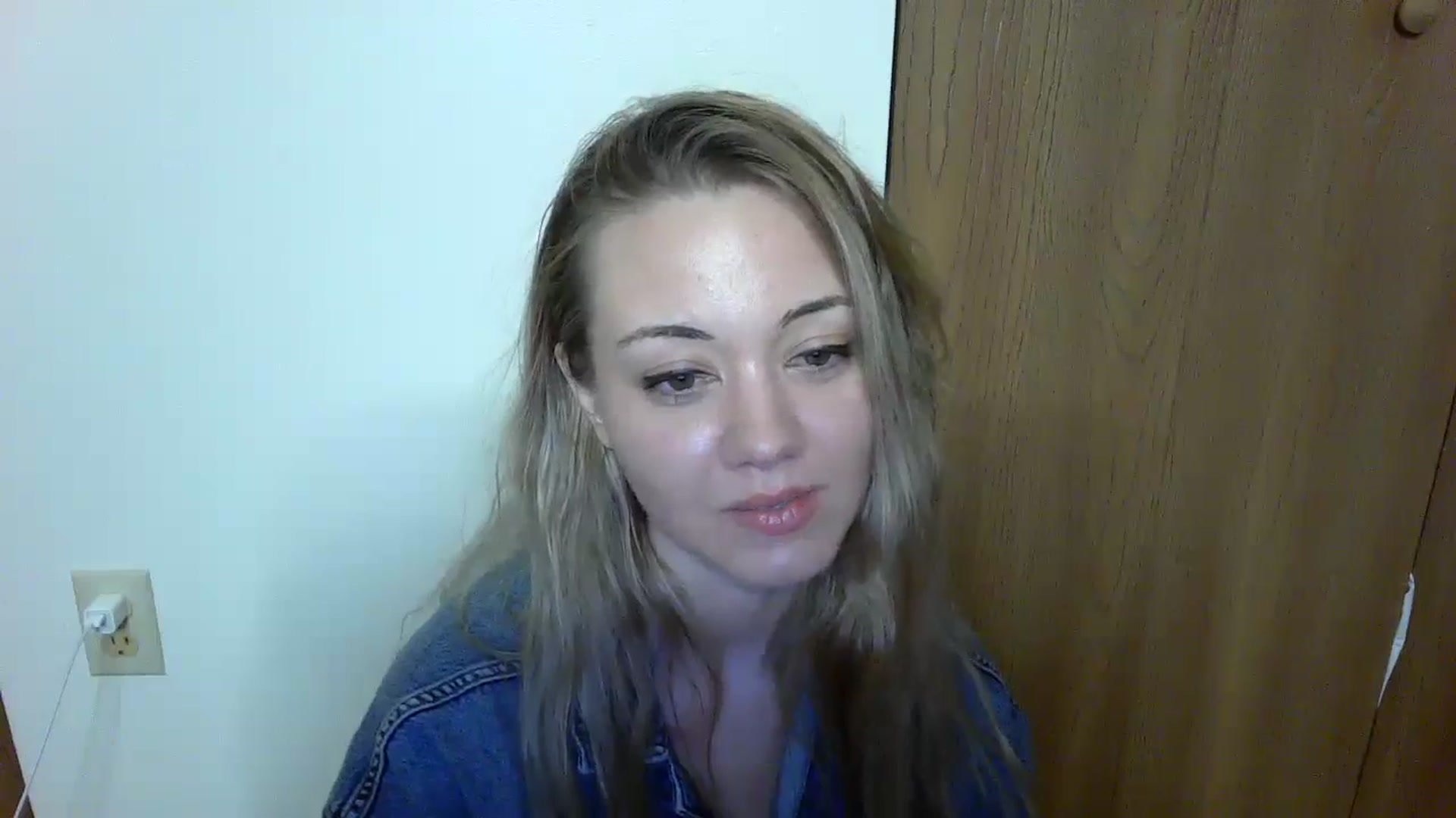 Gallery image thumbnail from Mandeigh's myfreecams stream on, 04/24/2024, 07:39 image 18 of 20
