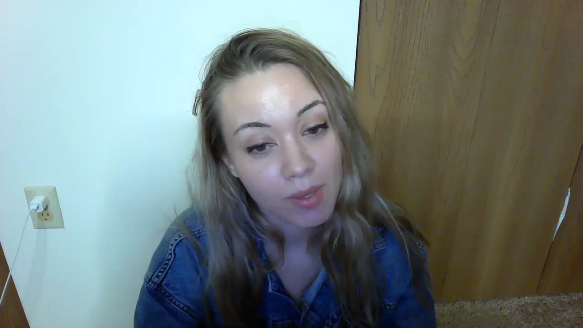 Gallery image thumbnail from Mandeigh's myfreecams stream on, 04/24/2024, 07:39 image 11 of 20