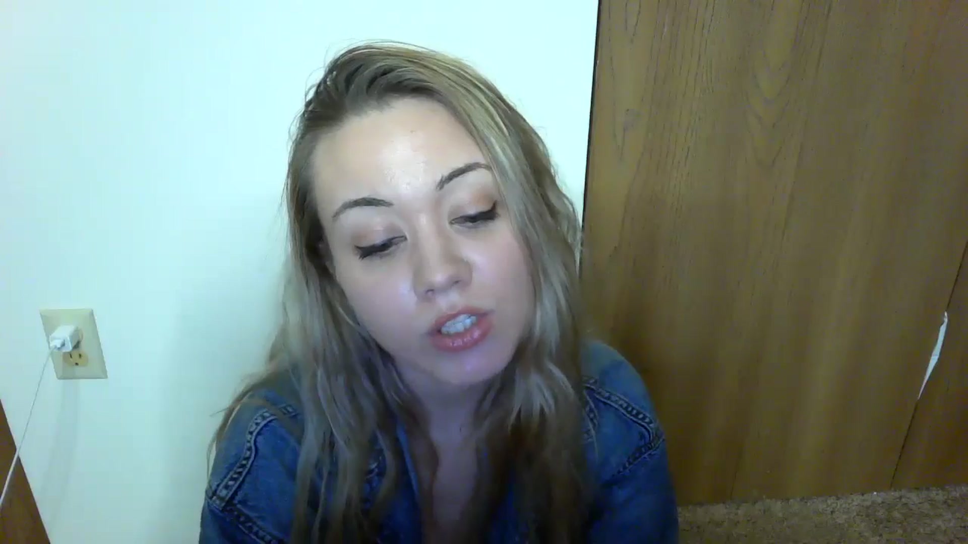 Gallery image thumbnail from Mandeigh's myfreecams stream on, 04/24/2024, 07:39 image 2 of 20