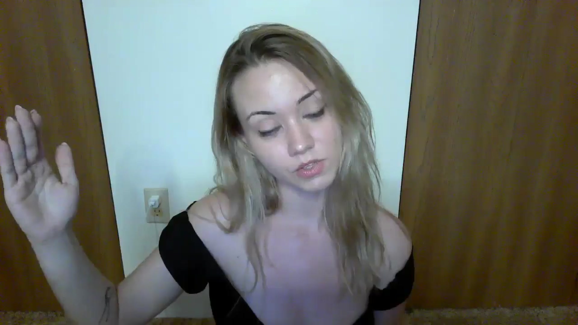 Gallery image thumbnail from Mandeigh's myfreecams stream on, 05/02/2024, 05:19 image 20 of 20