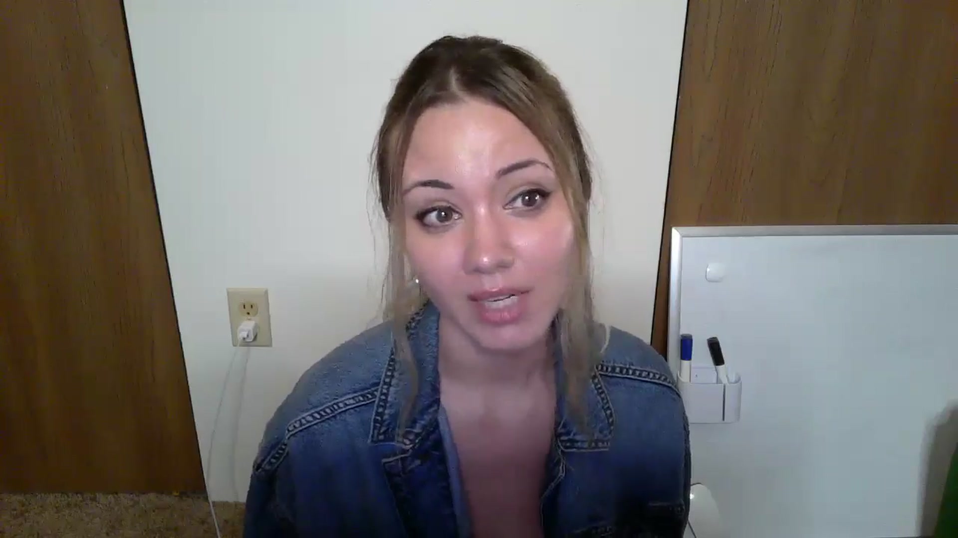 Gallery image thumbnail from Mandeigh's myfreecams stream on, 05/08/2024, 06:57 image 6 of 20