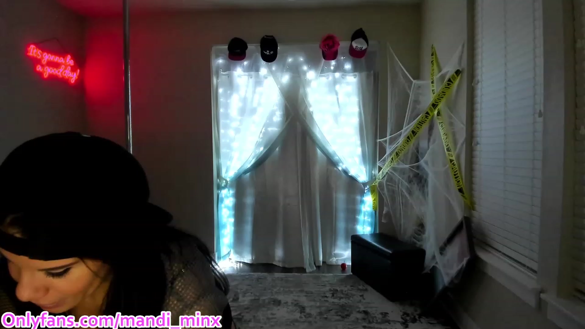 Gallery image thumbnail from Mandi_Minx's myfreecams stream on, 11/07/2023, 06:51 image 19 of 20