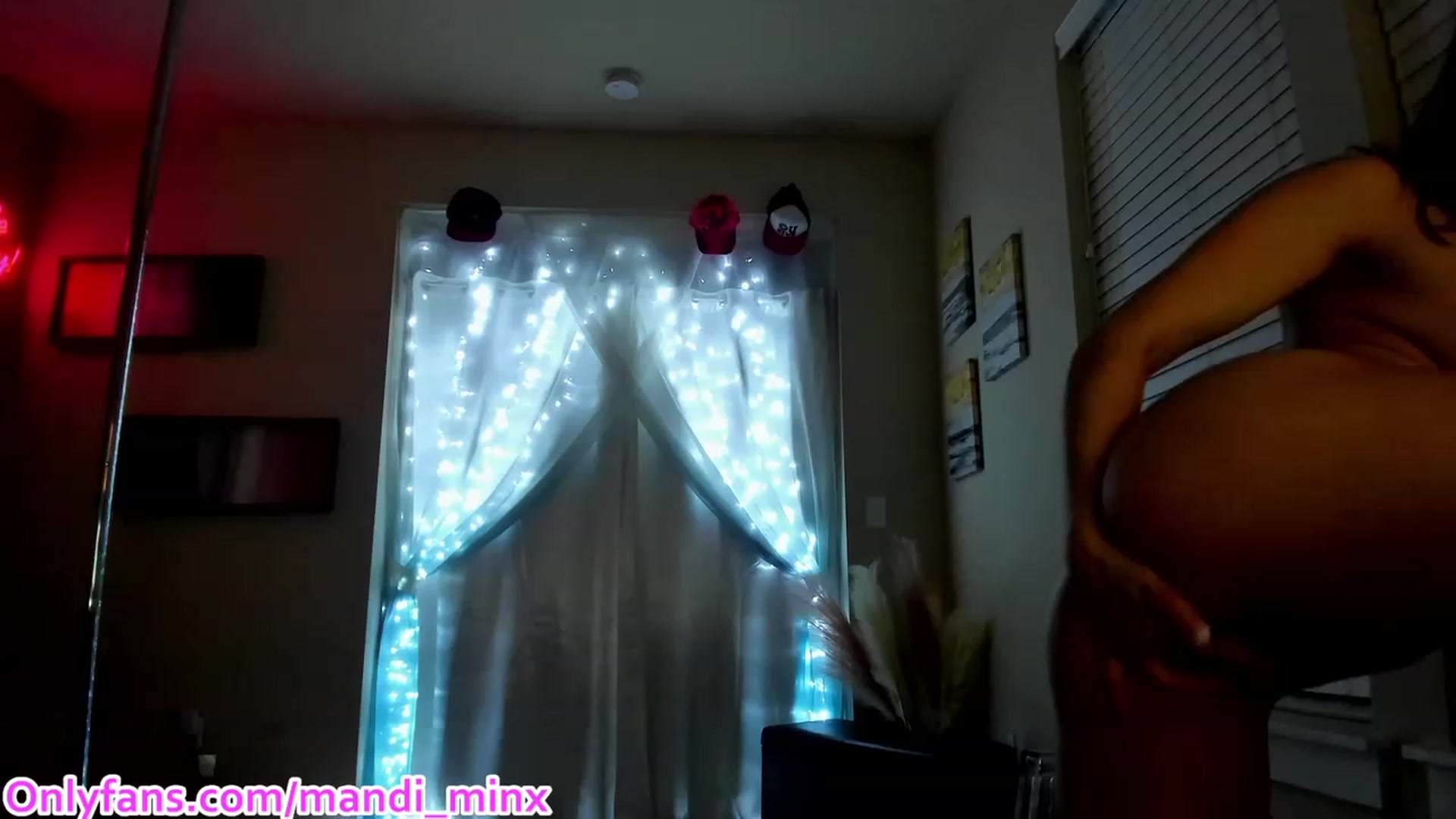 Gallery image thumbnail from Mandi_Minx's myfreecams stream on, 11/18/2023, 06:07 image 13 of 20
