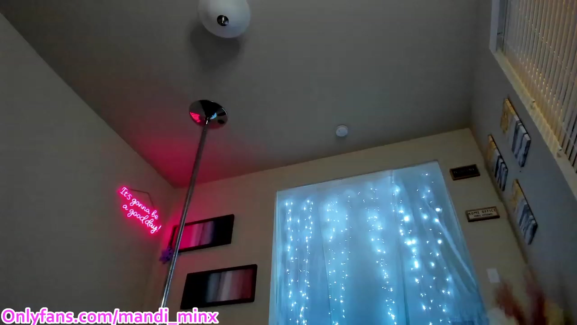 Gallery image thumbnail from Mandi_Minx's myfreecams stream on, 01/04/2024, 05:19 image 2 of 20