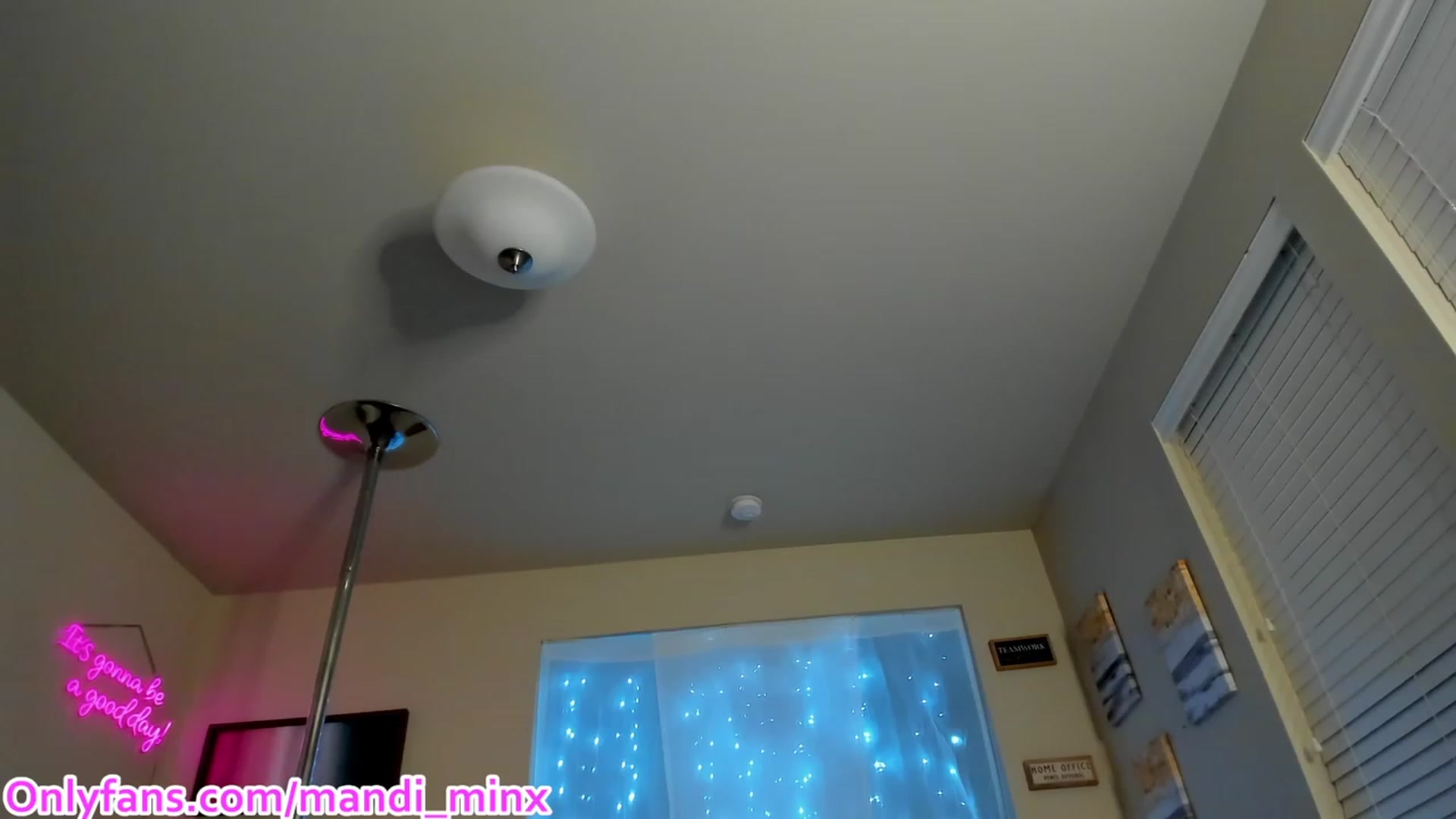 Gallery image thumbnail from Mandi_Minx's myfreecams stream on, 01/11/2024, 05:39 image 6 of 20