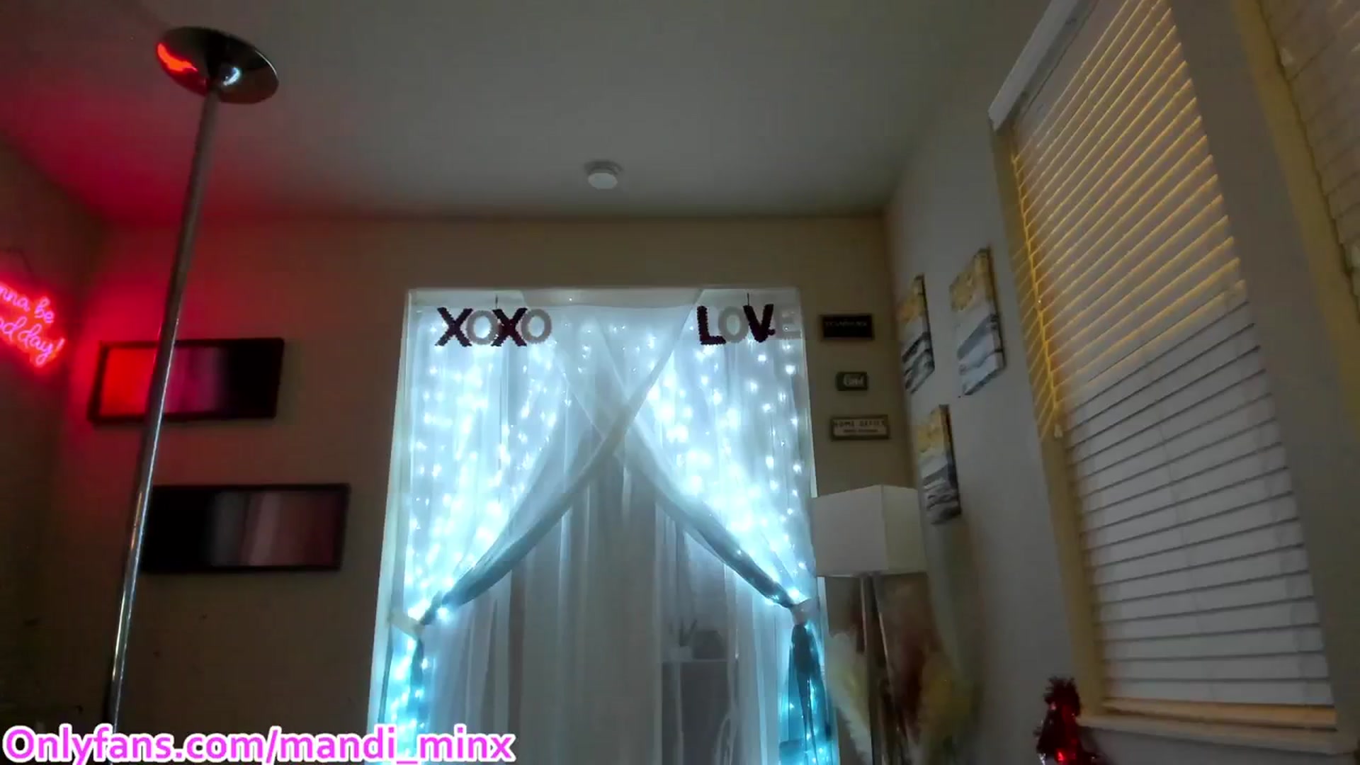 Gallery image thumbnail from Mandi_Minx's myfreecams stream on, 02/02/2024, 08:41 image 11 of 20