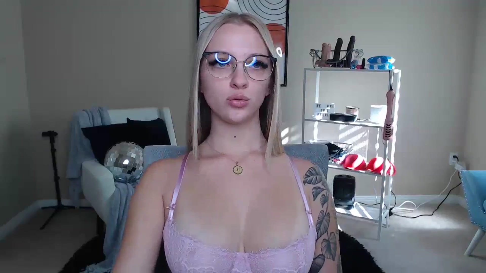 Gallery image thumbnail from MandyIrelan's myfreecams stream on, 11/12/2023, 19:35 image 18 of 20
