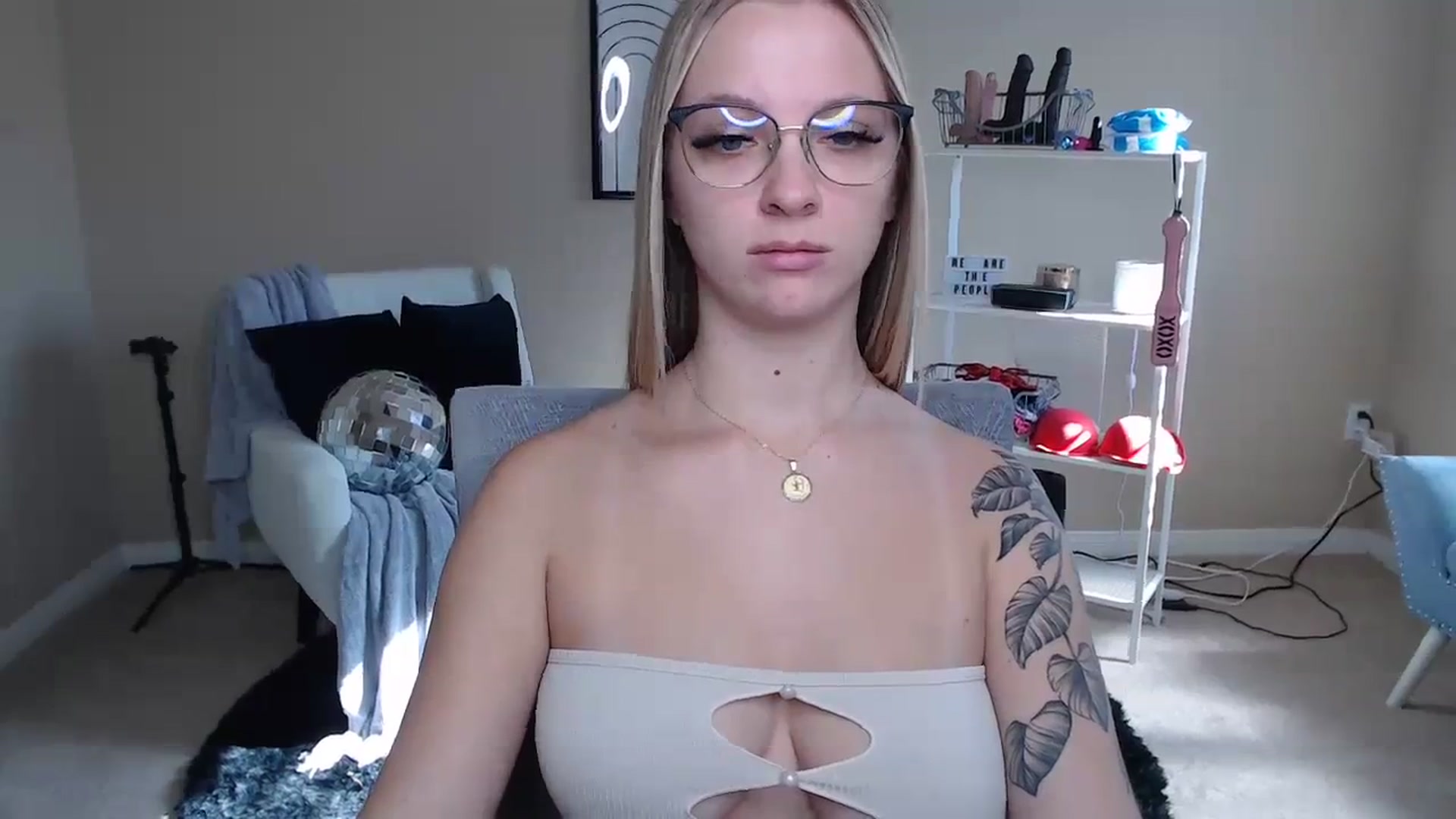 Gallery image thumbnail from MandyIrelan's myfreecams stream on, 11/21/2023, 18:43 image 18 of 20