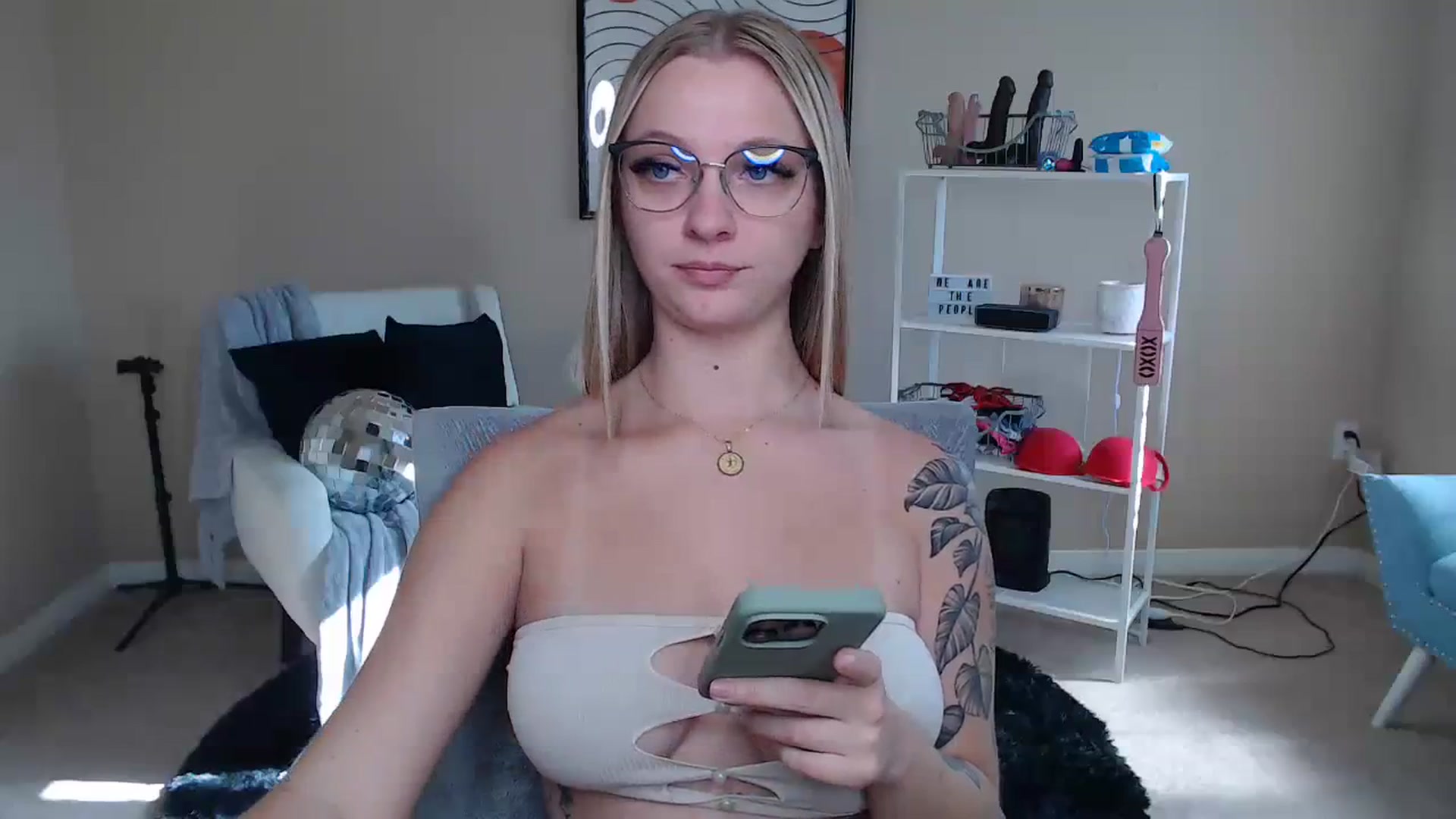 Gallery image thumbnail from MandyIrelan's myfreecams stream on, 11/21/2023, 18:43 image 5 of 20