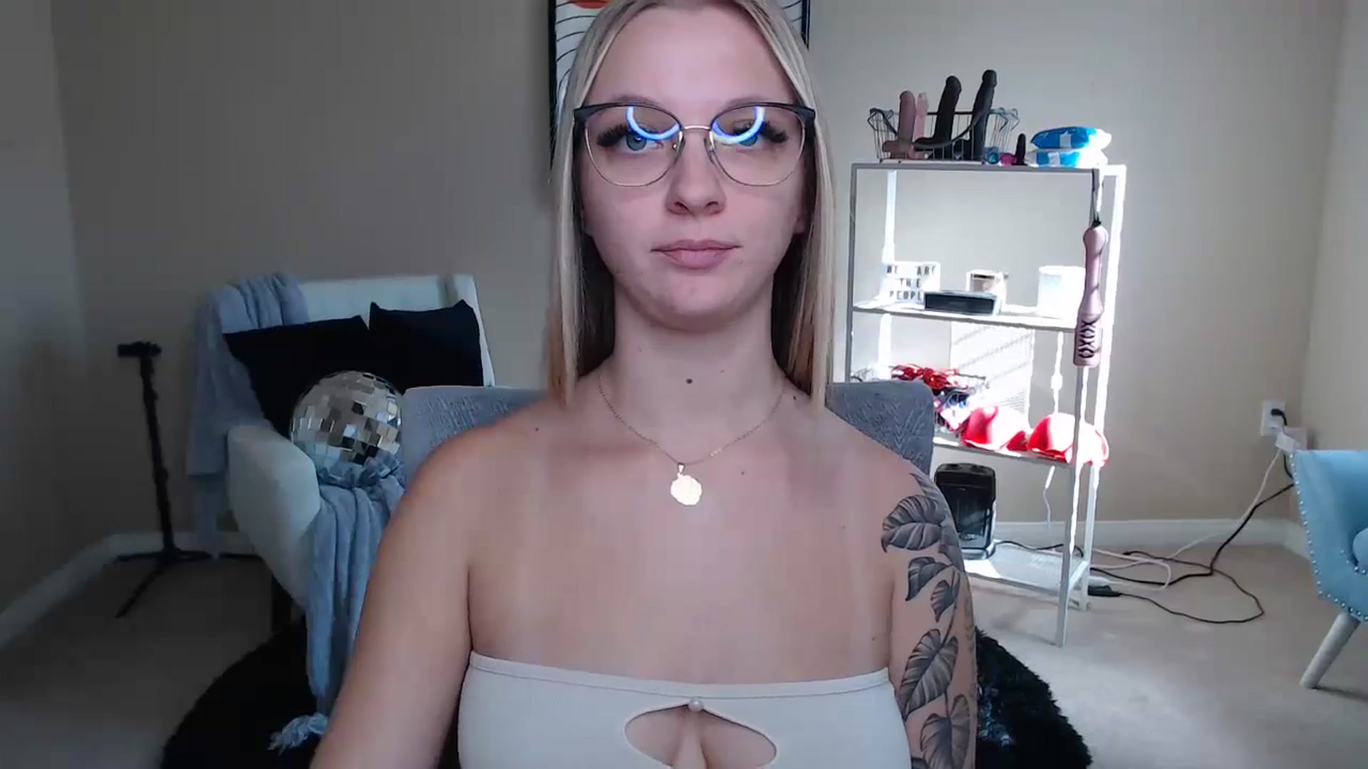 Gallery image thumbnail from MandyIrelan's myfreecams stream on, 11/21/2023, 19:54 image 12 of 20