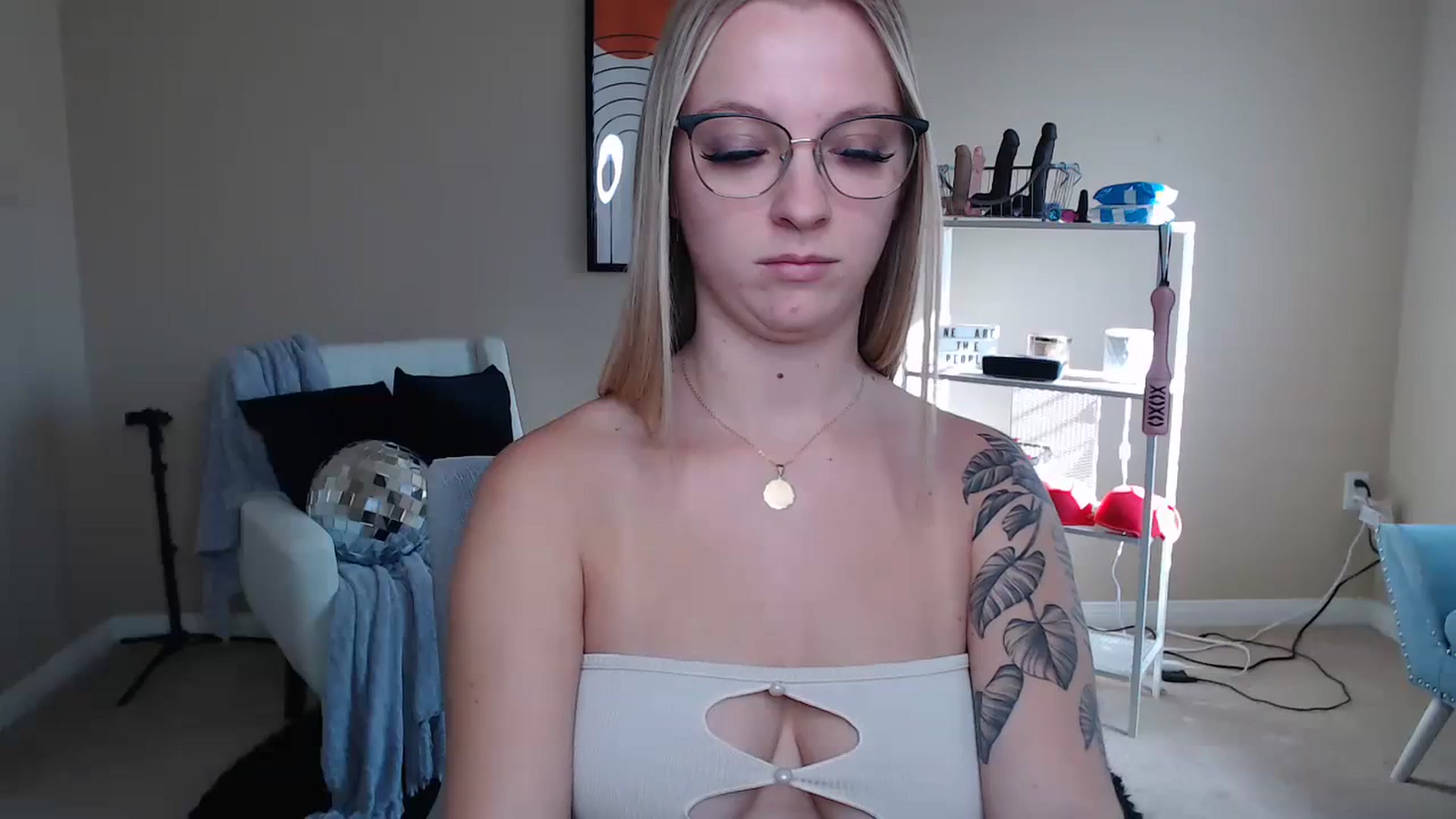 Gallery image thumbnail from MandyIrelan's myfreecams stream on, 11/21/2023, 19:54 image 19 of 20
