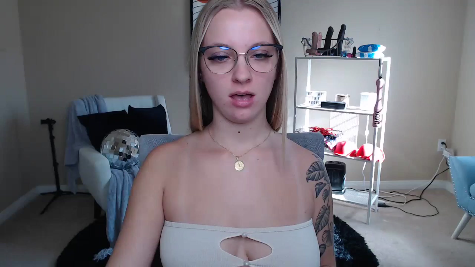 Gallery image thumbnail from MandyIrelan's myfreecams stream on, 11/21/2023, 19:54 image 11 of 20
