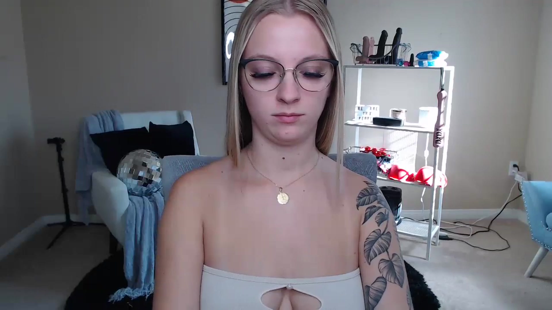 Gallery image thumbnail from MandyIrelan's myfreecams stream on, 11/21/2023, 19:54 image 6 of 20