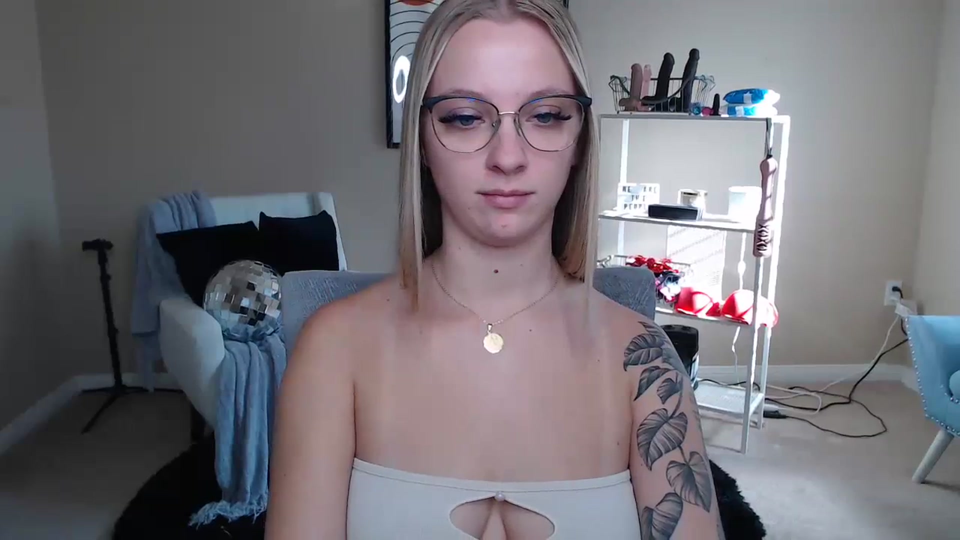 Gallery image thumbnail from MandyIrelan's myfreecams stream on, 11/21/2023, 19:54 image 7 of 20