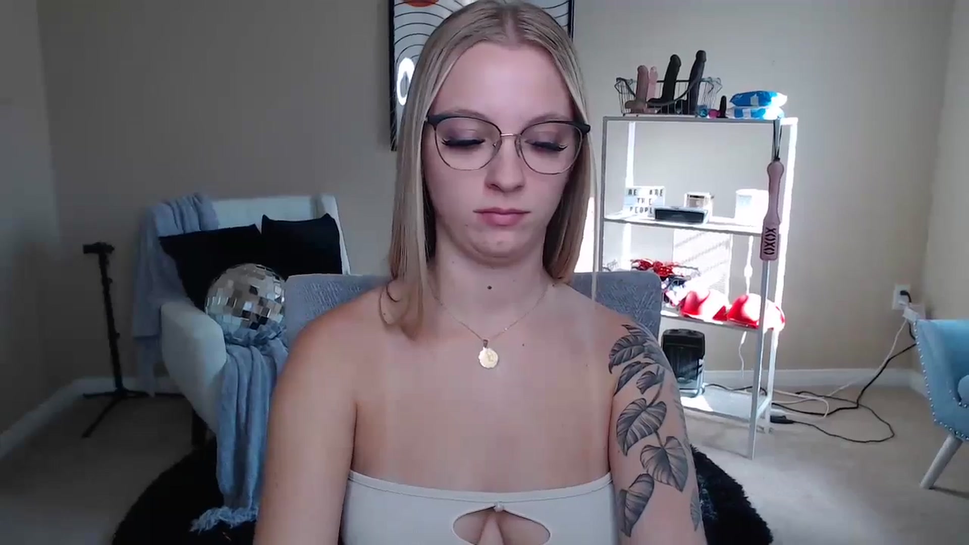 Gallery image thumbnail from MandyIrelan's myfreecams stream on, 11/21/2023, 19:54 image 15 of 20