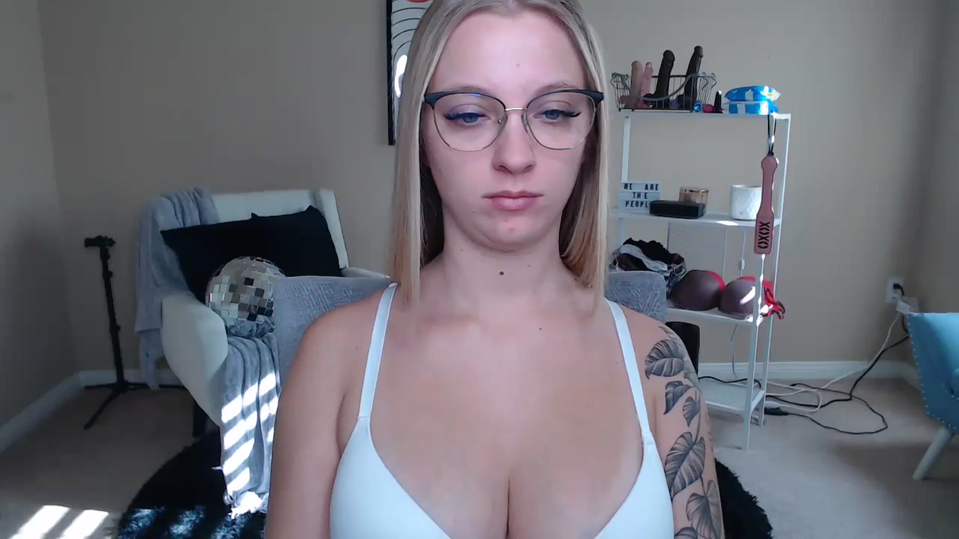 Gallery image thumbnail from MandyIrelan's myfreecams stream on, 12/04/2023, 18:39 image 20 of 20