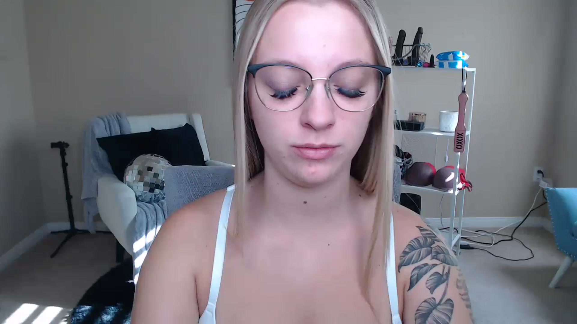 Gallery image thumbnail from MandyIrelan's myfreecams stream on, 12/04/2023, 18:39 image 19 of 20