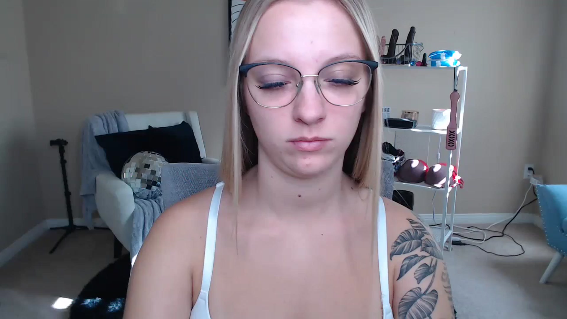 Gallery image thumbnail from MandyIrelan's myfreecams stream on, 12/04/2023, 19:04 image 11 of 20