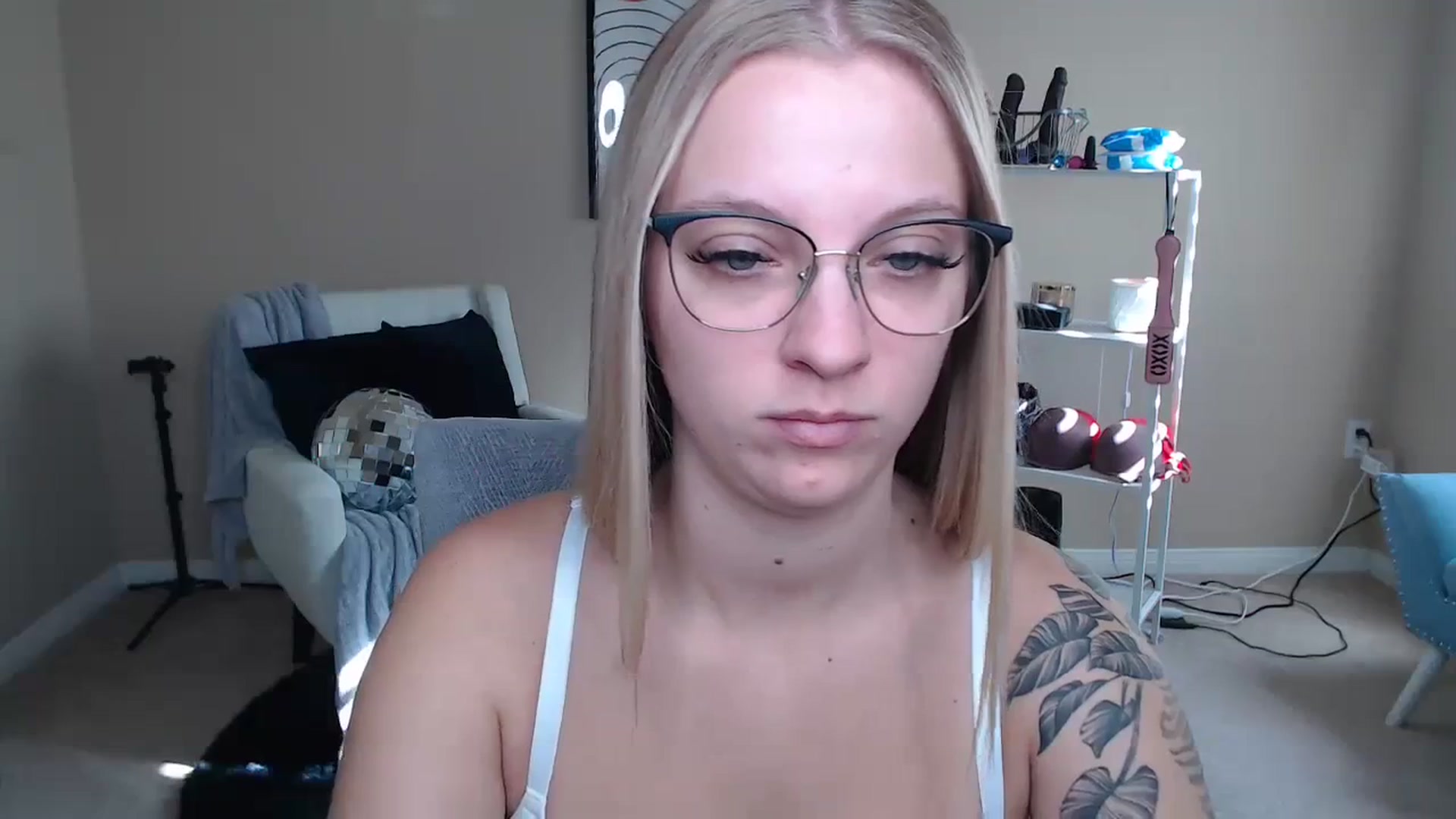 Gallery image thumbnail from MandyIrelan's myfreecams stream on, 12/04/2023, 19:04 image 16 of 20