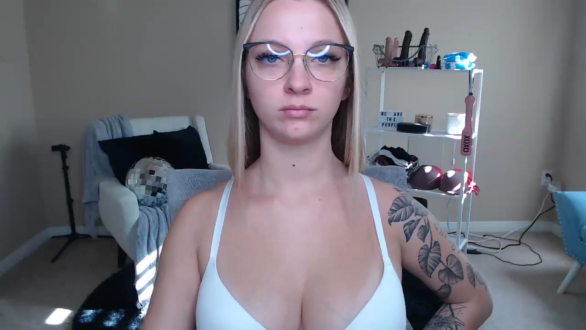 Gallery image thumbnail from MandyIrelan's myfreecams stream on, 12/04/2023, 19:04 image 7 of 20