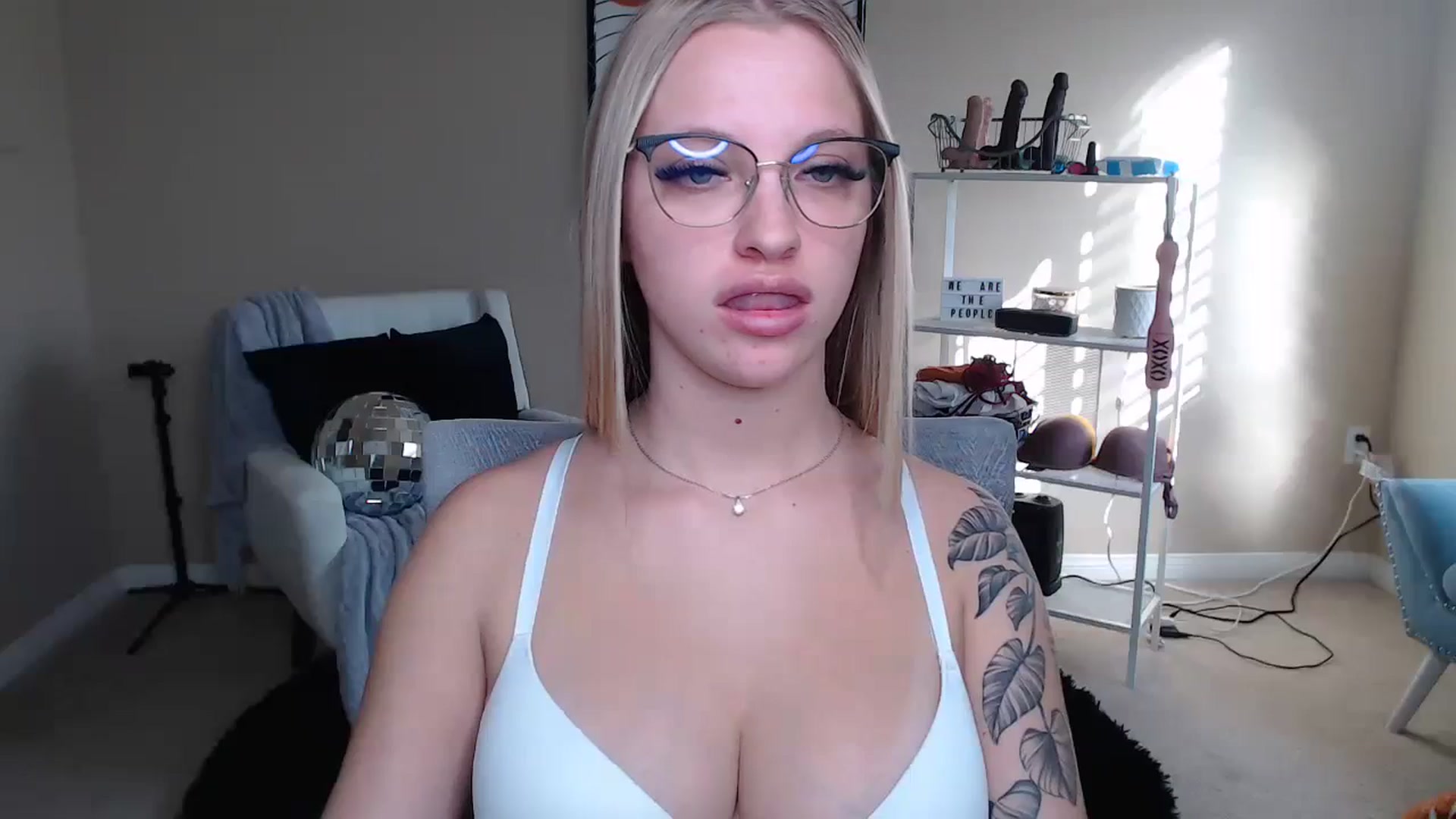 Gallery image thumbnail from MandyIrelan's myfreecams stream on, 12/26/2023, 21:50 image 5 of 20
