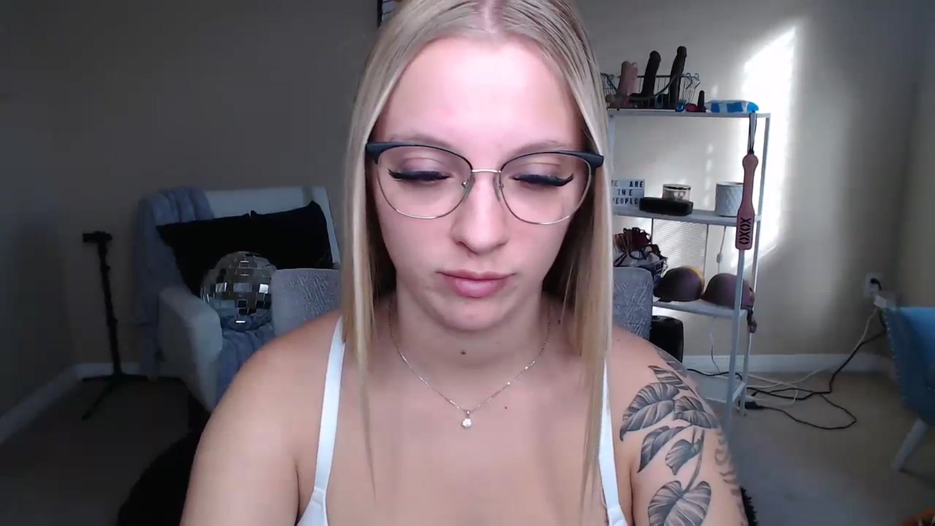 Gallery image thumbnail from MandyIrelan's myfreecams stream on, 12/26/2023, 21:50 image 18 of 20