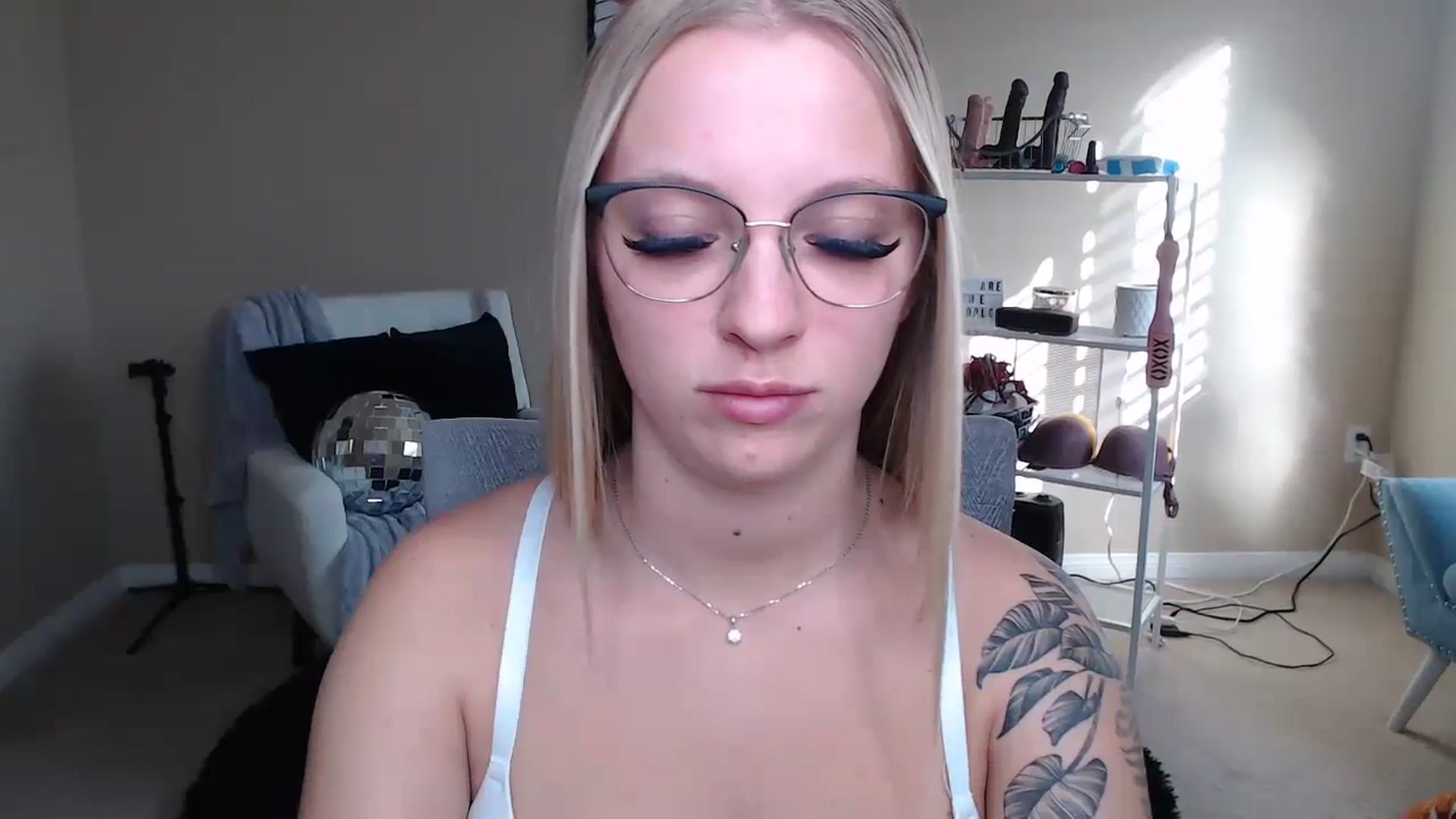 Gallery image thumbnail from MandyIrelan's myfreecams stream on, 12/26/2023, 21:50 image 6 of 20