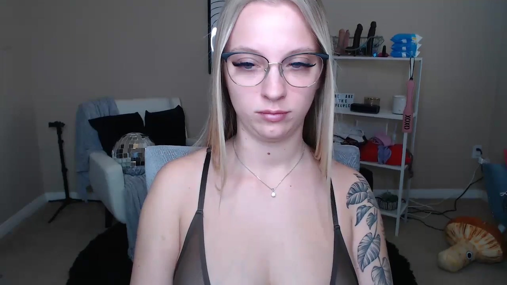 Gallery image thumbnail from MandyIrelan's myfreecams stream on, 01/20/2024, 20:28 image 13 of 20