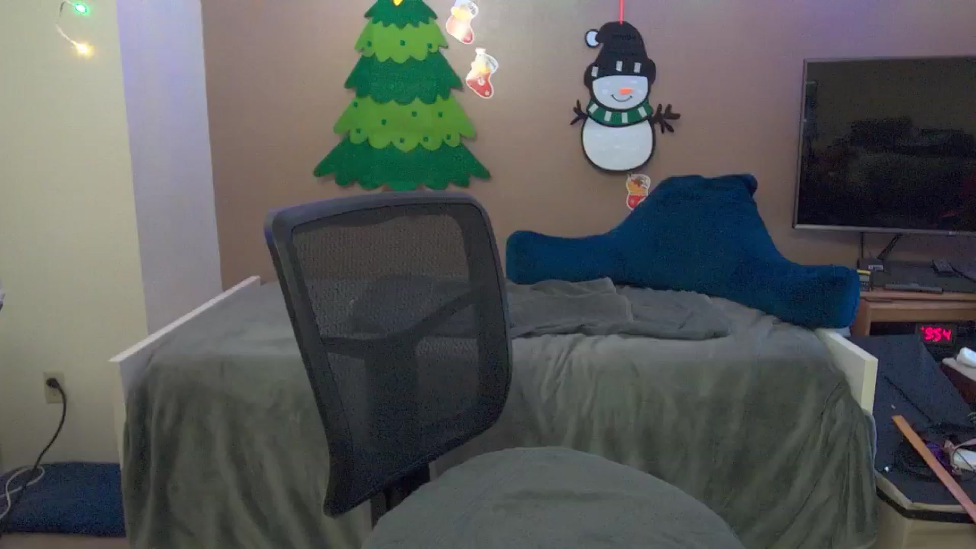 Gallery image thumbnail from Mandy_Rose's myfreecams stream on, 12/16/2024, 06:12 image 12 of 20