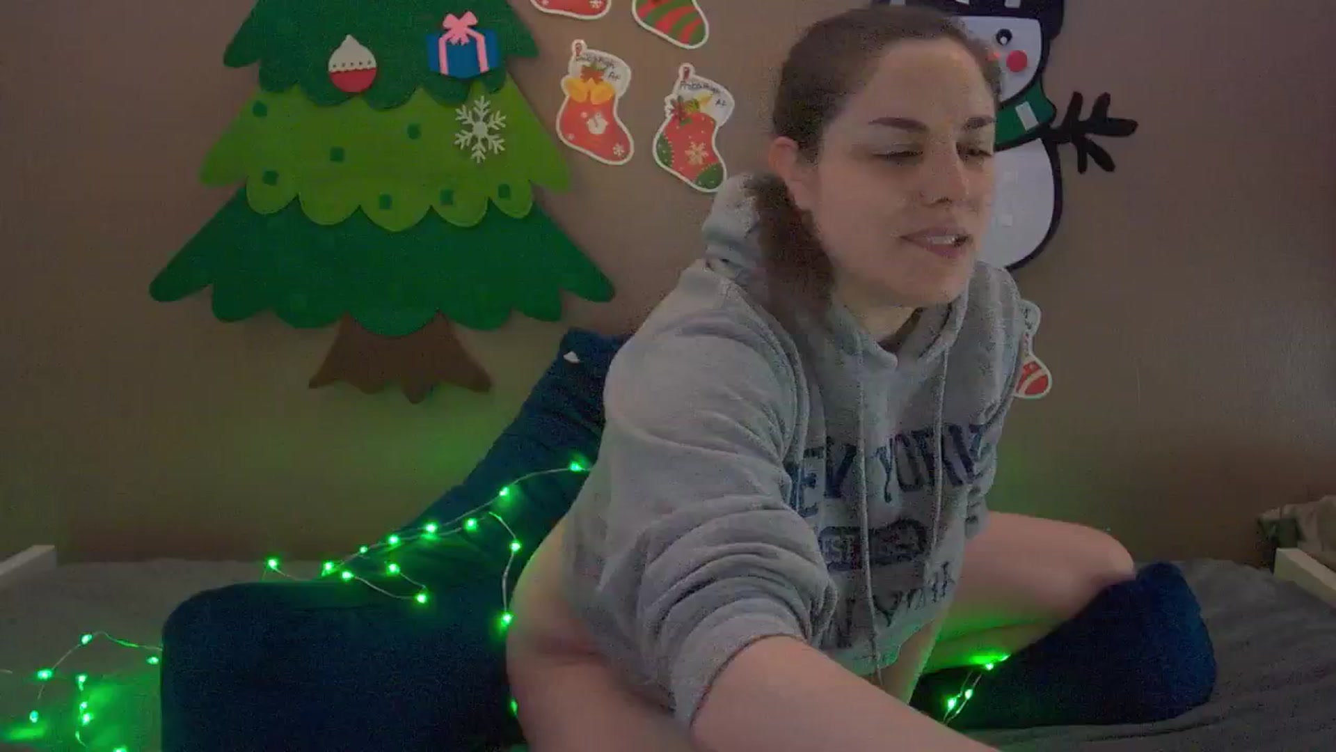Gallery image thumbnail from Mandy_Rose's myfreecams stream on, 12/30/2024, 07:46 image 10 of 20