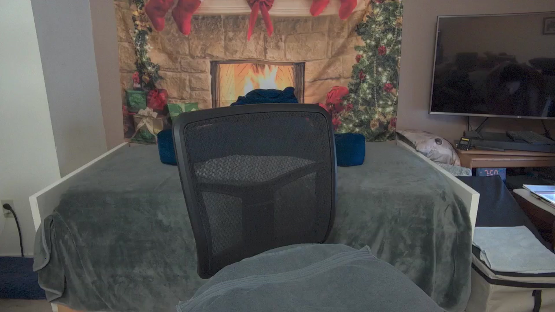 Gallery image thumbnail from Mandy_Rose's myfreecams stream on, 12/24/2025, 04:31 image 6 of 20