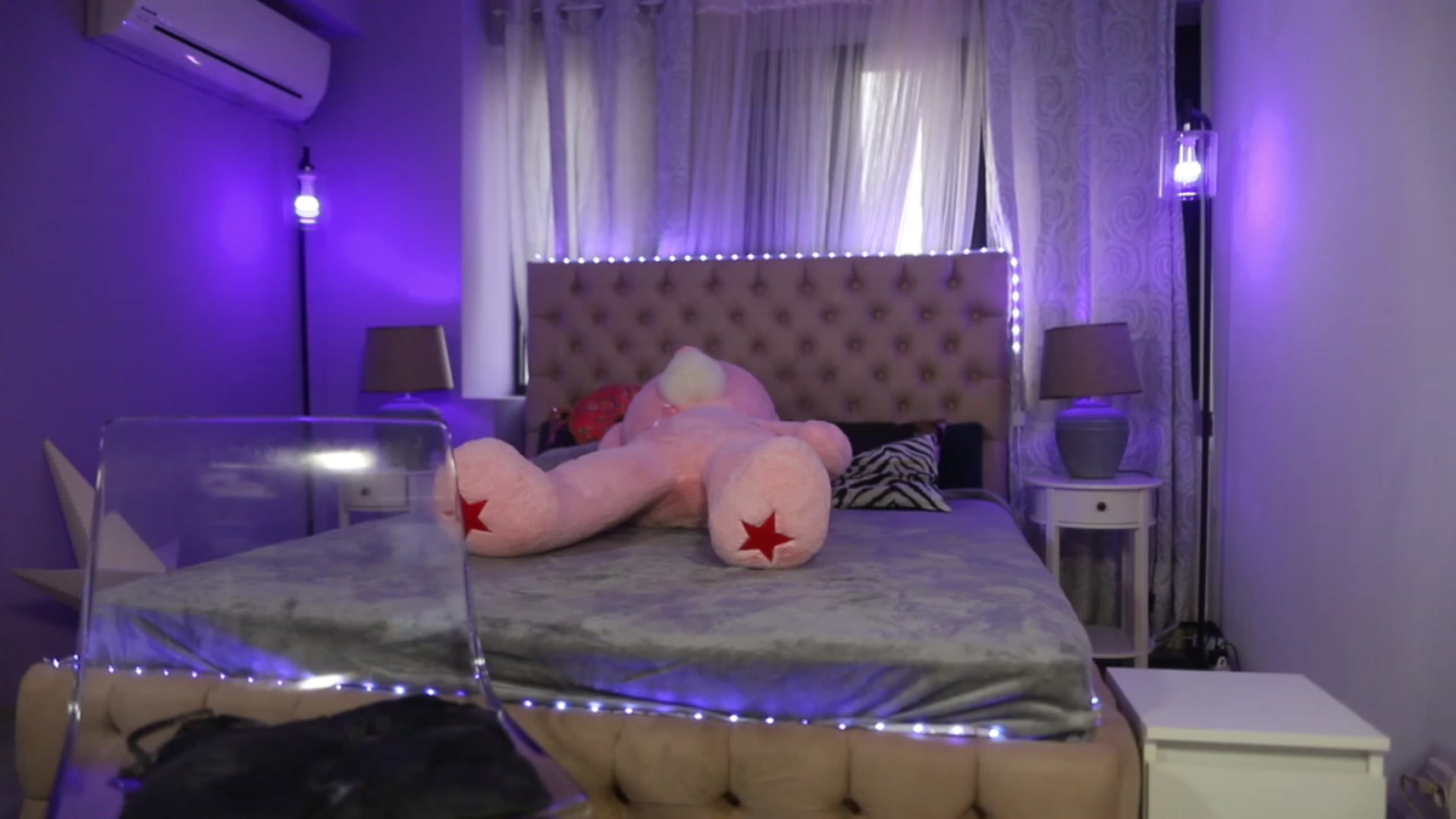 Gallery image thumbnail from Mandypeas's myfreecams stream on, 01/19/2023, 13:17 image 9 of 20