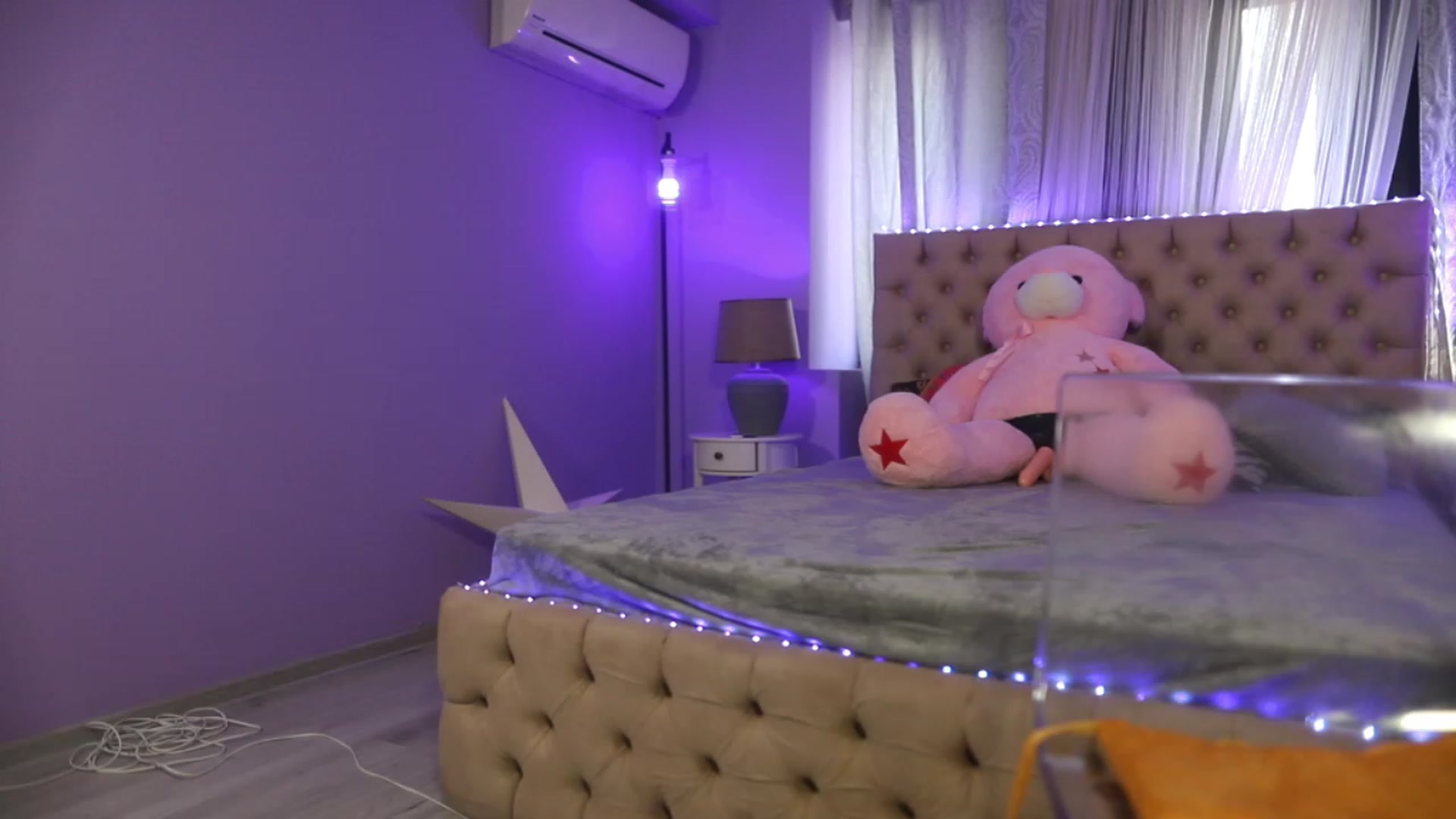 Gallery image thumbnail from Mandypeas's myfreecams stream on, 03/12/2023, 12:53 image 16 of 20