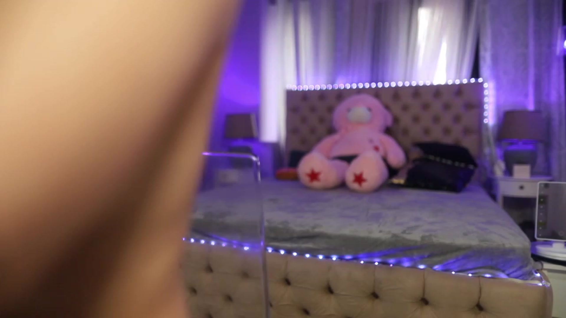 Gallery image thumbnail from Mandypeas's myfreecams stream on, 03/21/2023, 13:05 image 19 of 20