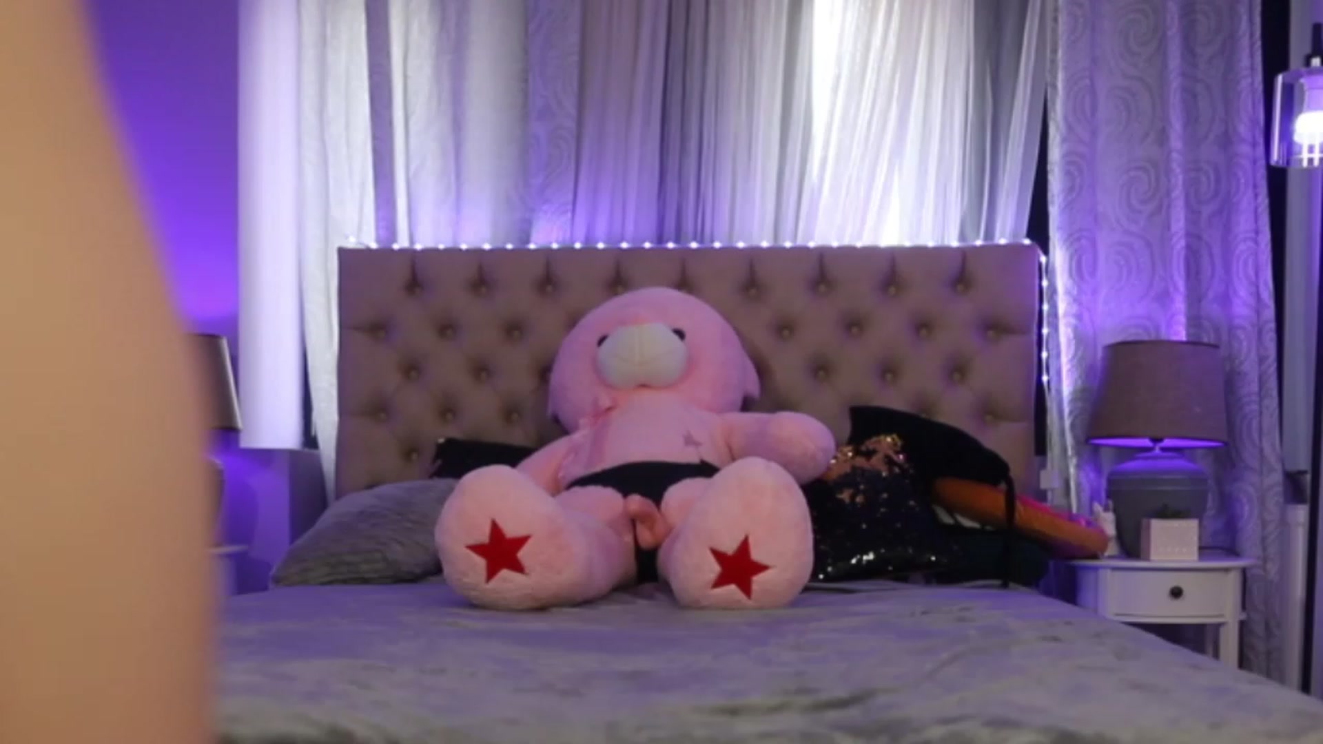 Gallery image thumbnail from Mandypeas's myfreecams stream on, 03/25/2023, 12:49 image 8 of 20