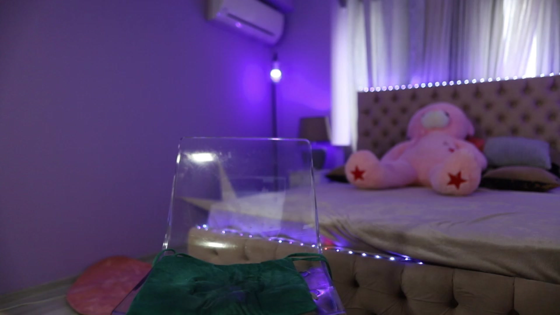 Gallery image thumbnail from Mandypeas's myfreecams stream on, 05/09/2023, 12:27 image 12 of 20
