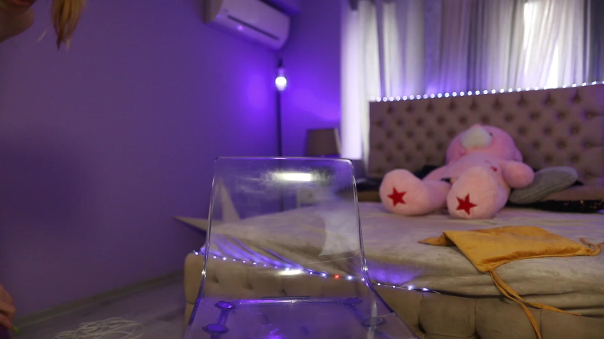 Gallery image thumbnail from Mandypeas's myfreecams stream on, 05/19/2023, 11:10 image 10 of 20