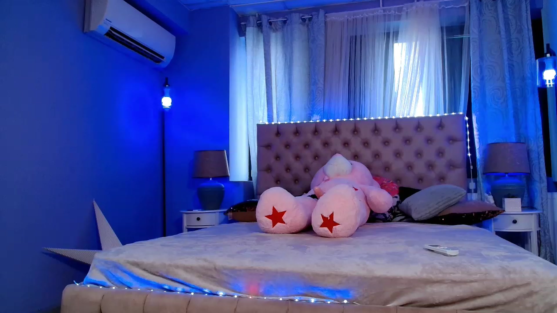 Gallery image thumbnail from Mandypeas's myfreecams stream on, 05/30/2023, 09:28 image 16 of 20