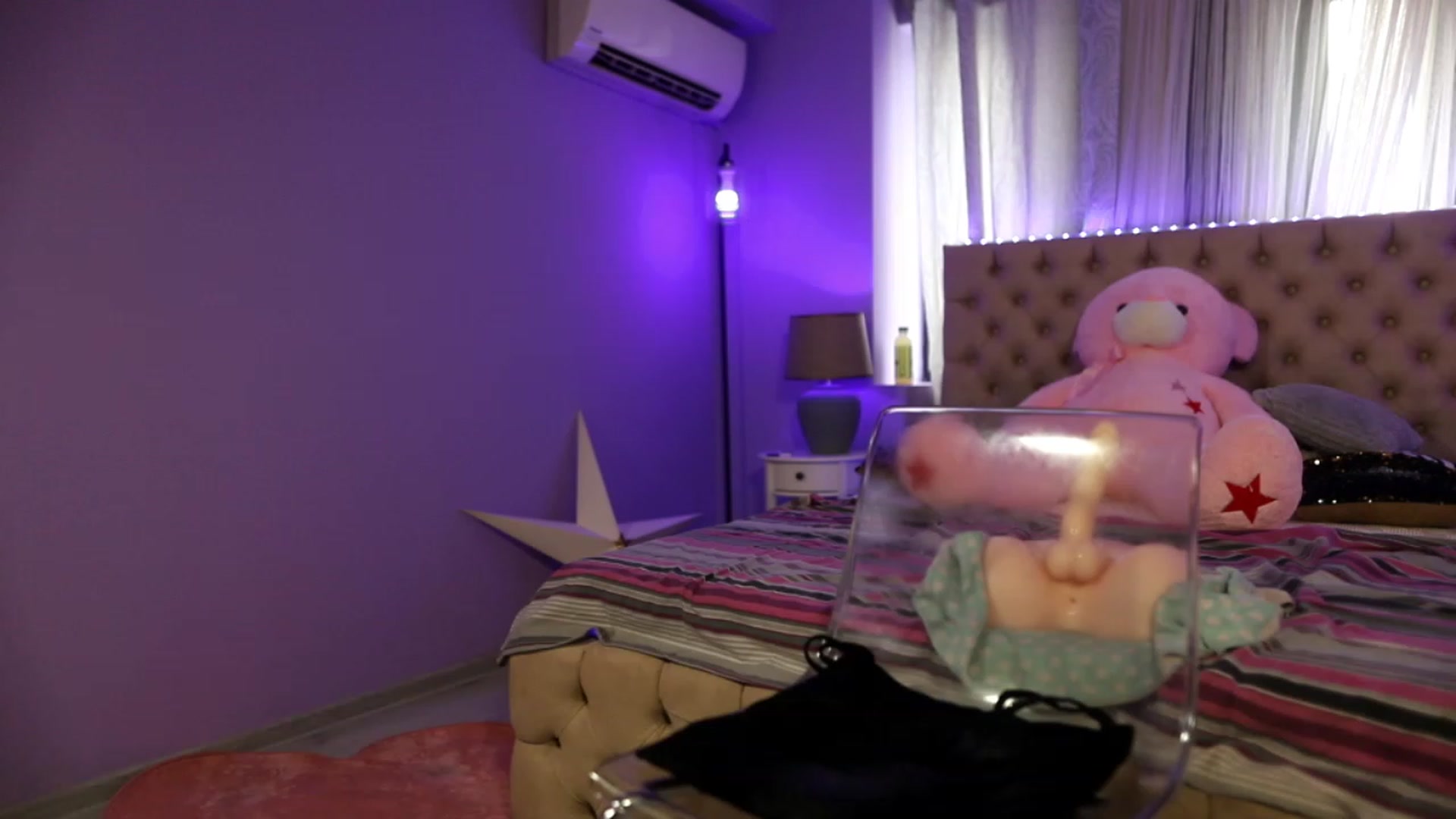 Gallery image thumbnail from Mandypeas's myfreecams stream on, 06/10/2023, 12:18 image 16 of 20