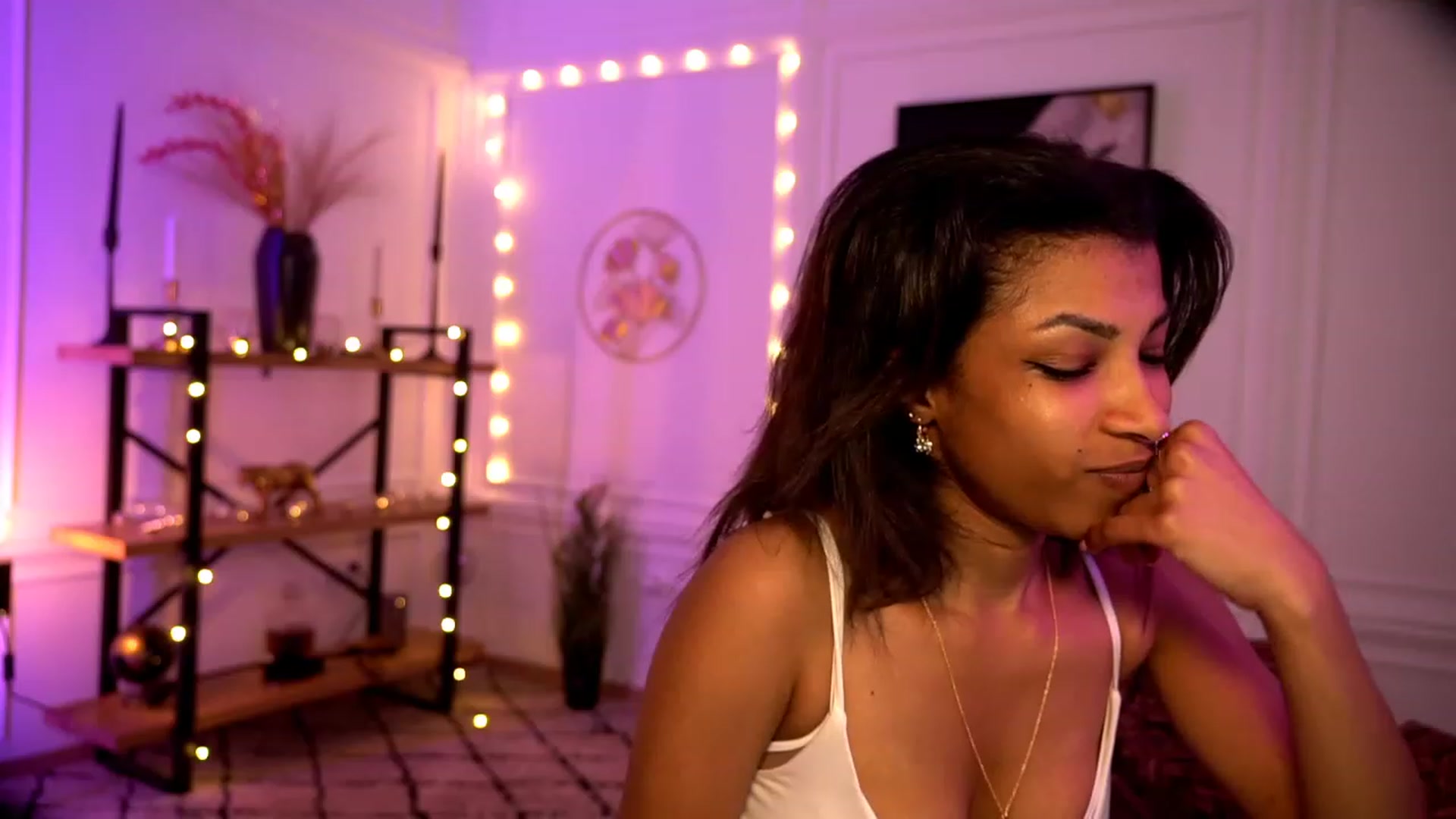 Gallery image thumbnail from Manelikpearce's myfreecams stream on, 05/01/2023, 19:37 image 6 of 20