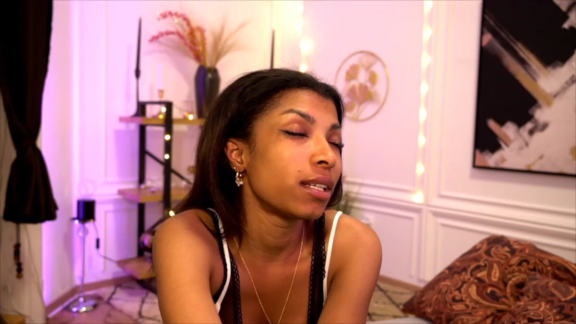 Gallery image thumbnail from Manelikpearce's myfreecams stream on, 05/08/2023, 18:00 image 20 of 20