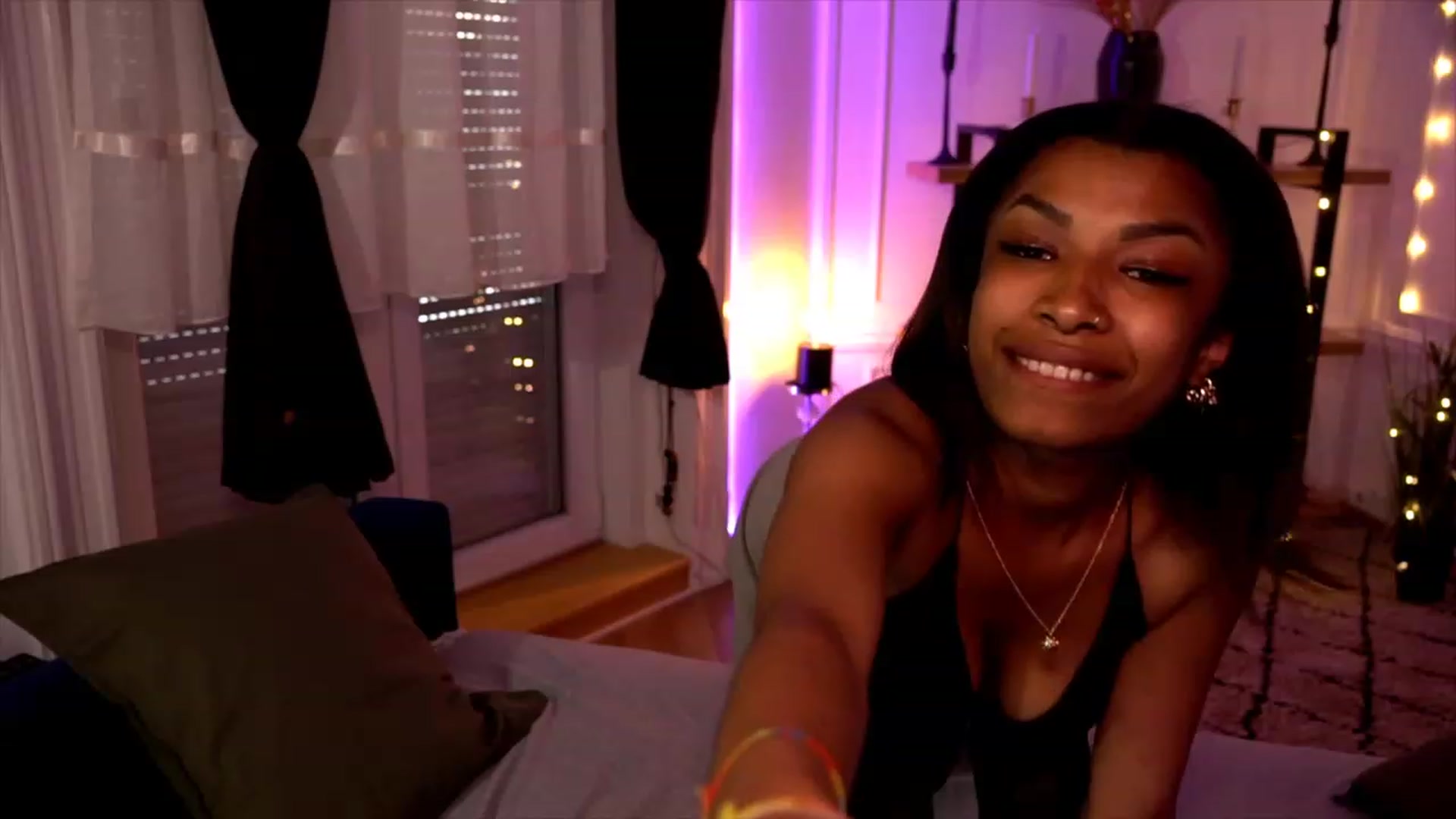 Gallery image thumbnail from Manelikpearce's myfreecams stream on, 05/27/2023, 18:30 image 4 of 20